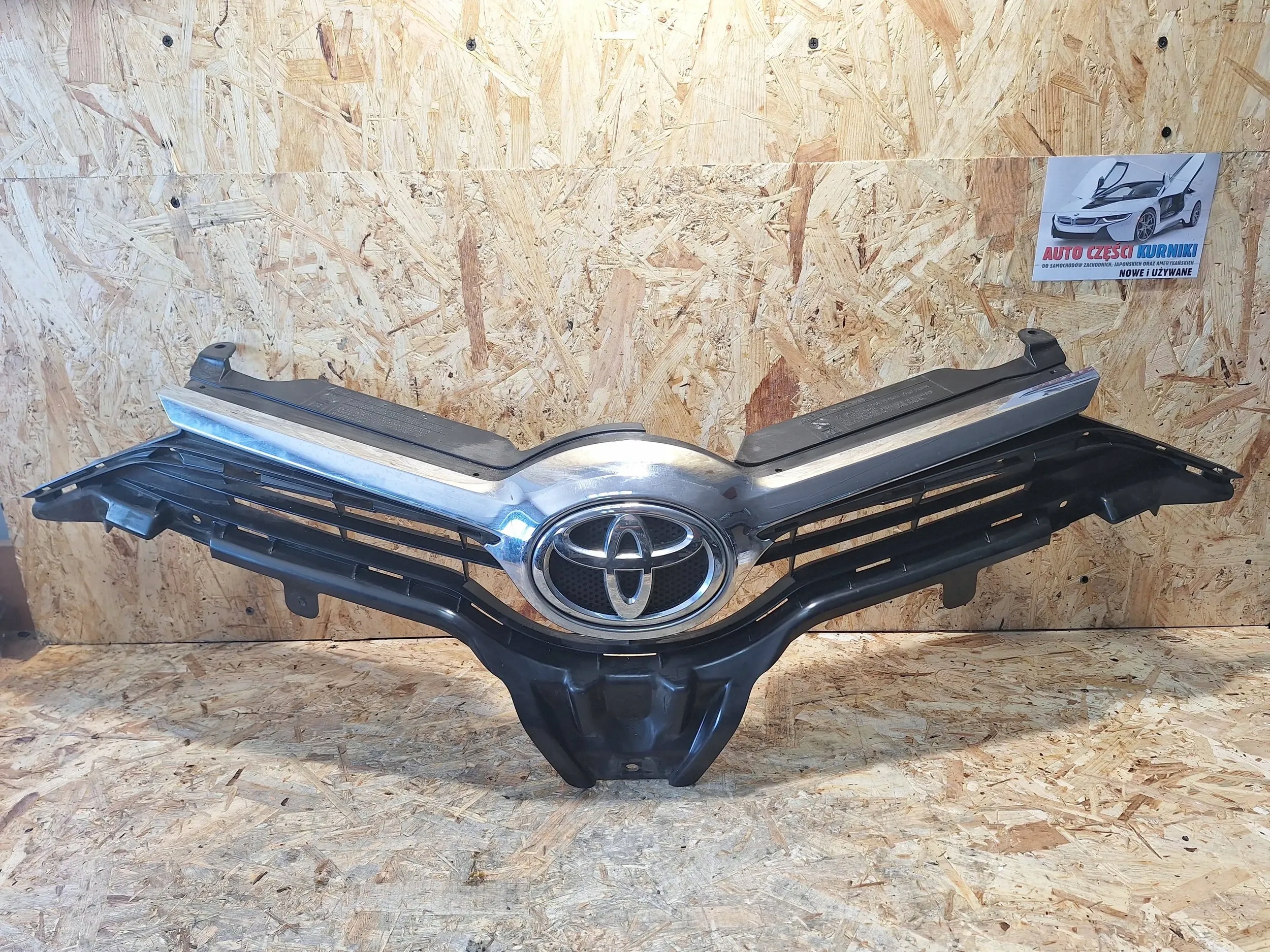 Решітка решітка радіатора 53100-02880 Toyota Auris II Рестайлінг 15-