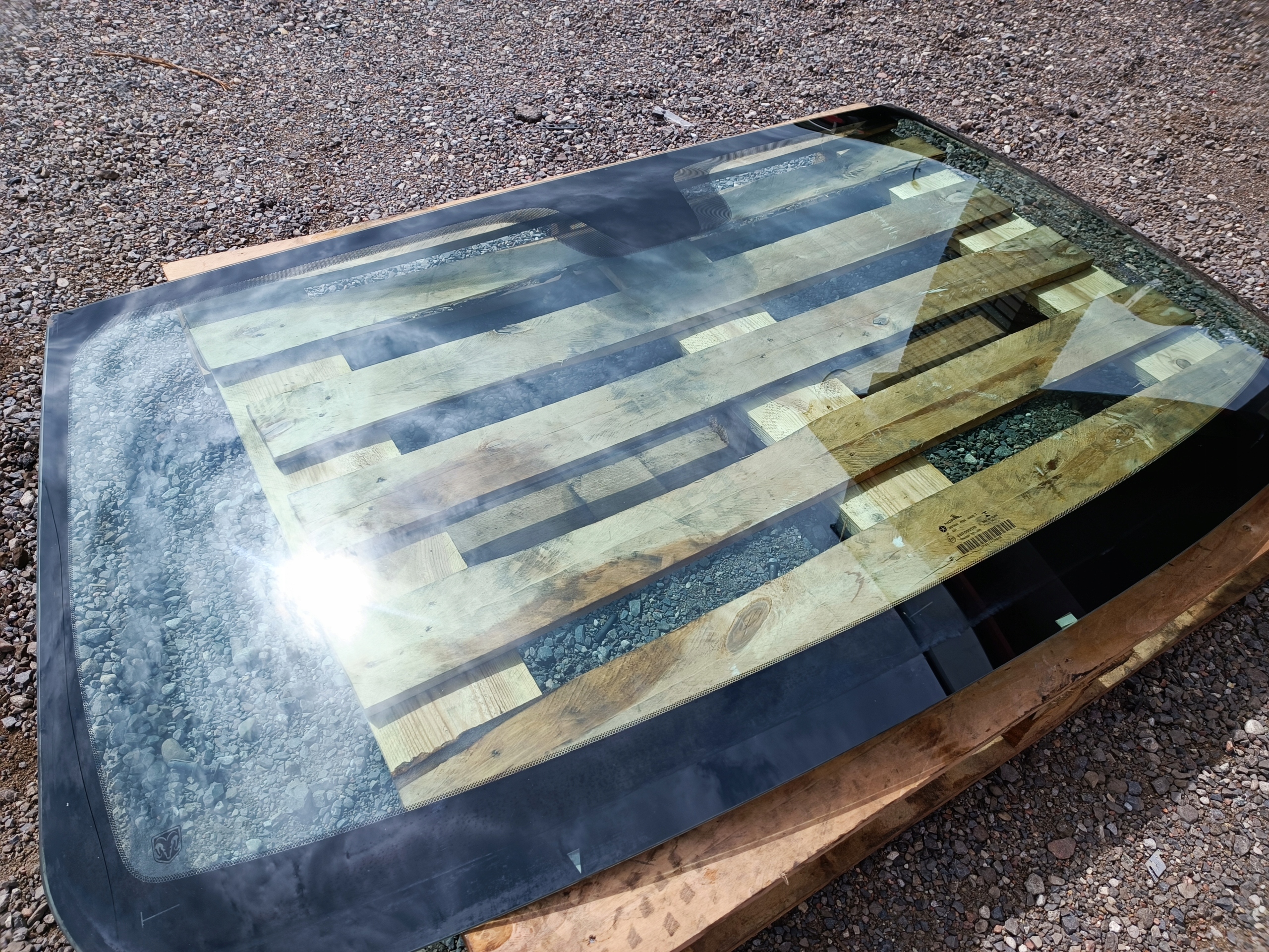 window front iron Dodge RAM 2009-2018 originál
