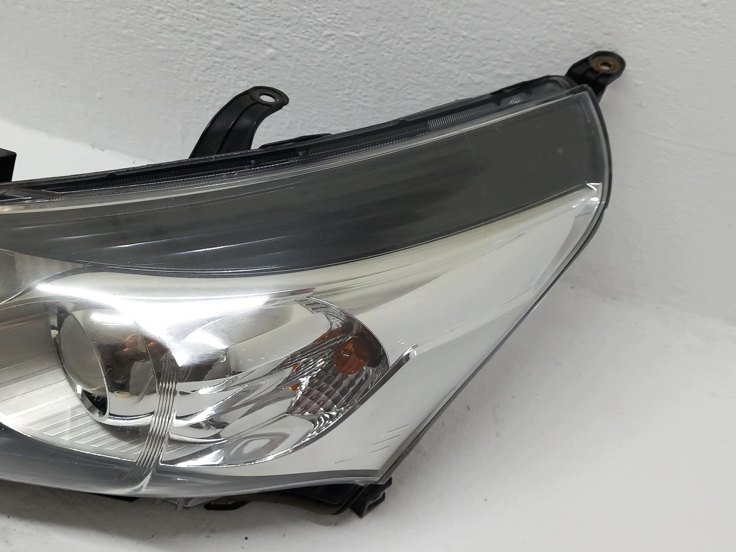 light front REFLEKTOR left TOYOTA VERSO LIFT 81150-0F161 OE