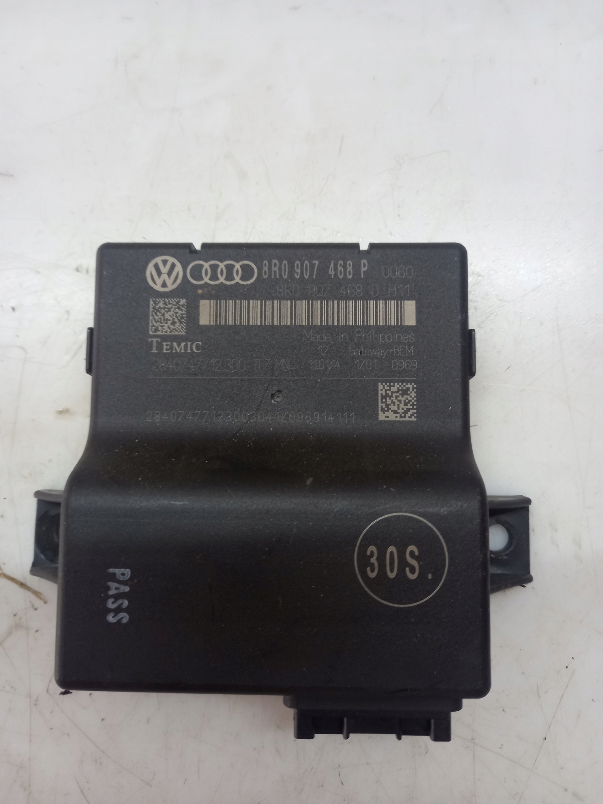Диагностический интерфейс шин данных Audi OE 8R0907468P