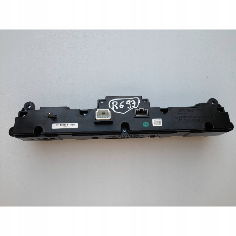 Kia Sportage IV QL Panel radia D996568020 (R693)