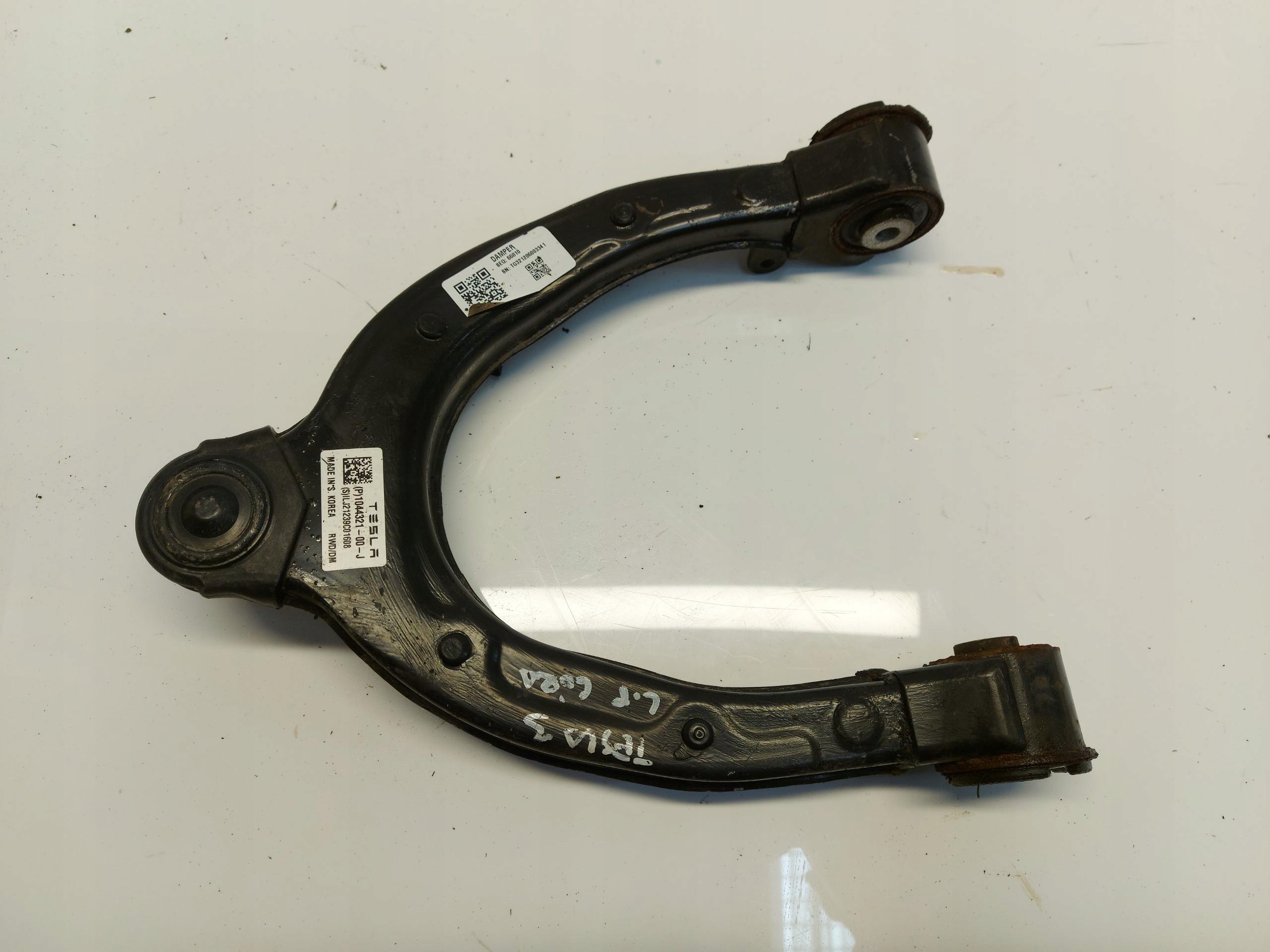 TESLA MODEL 3 arm left front front upper 1044321-00-j