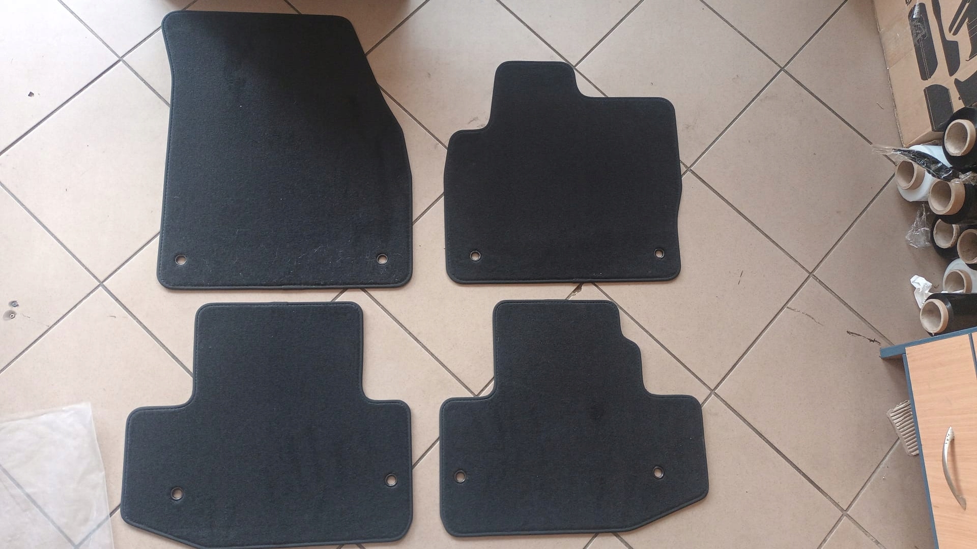 mats LAND ROVER LR082779