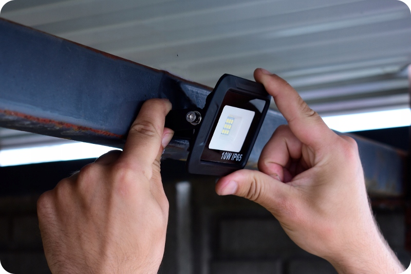 NAŚWIETLACZ HALOGEN LED 10W IP65 ZEWNĘTRZNY Szerokość produktu 2 cm