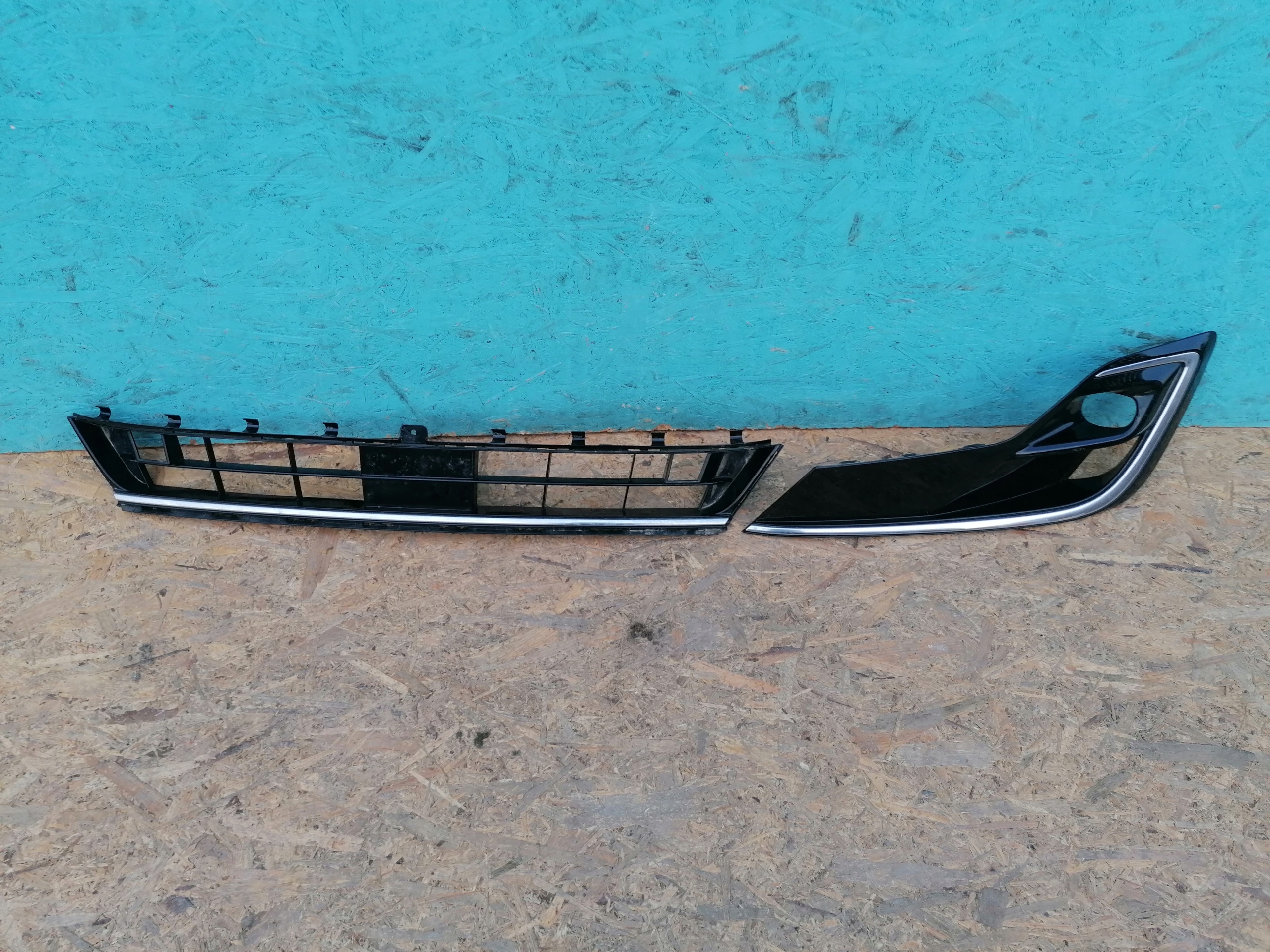 Kratka zderzaka środkowa lewa Ford Focus MK4 vigna