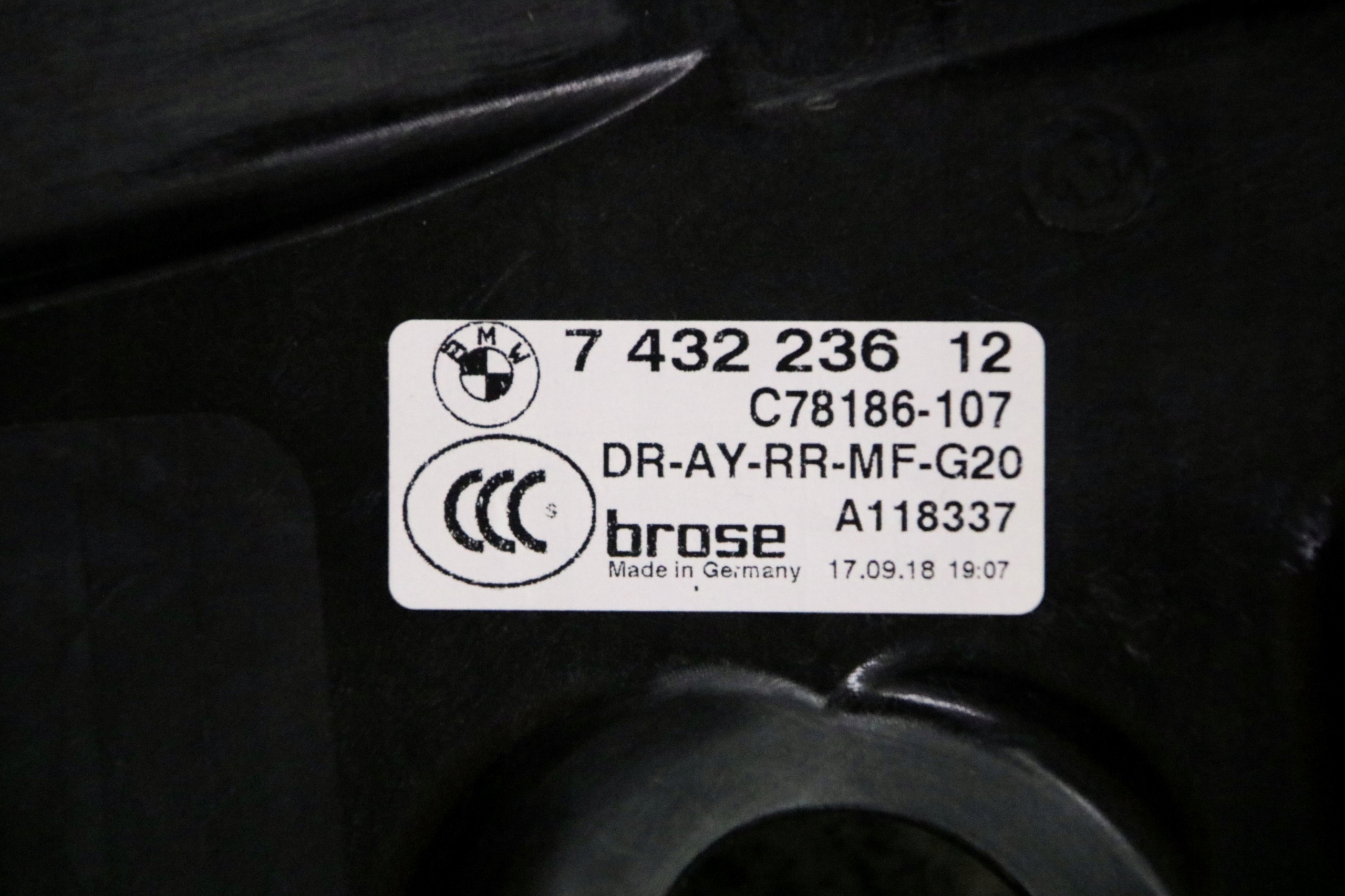 BMW G20 G21 window regulator mechanism right rear part 7432236