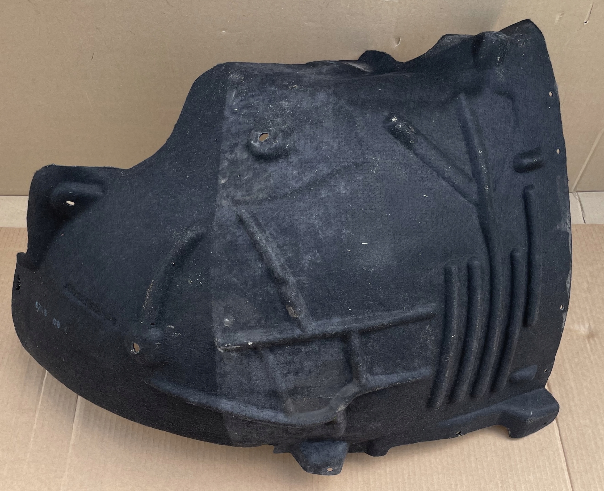 podblatník předek pravý AUDI A6 C8 4K0821172K originál IDEAL
