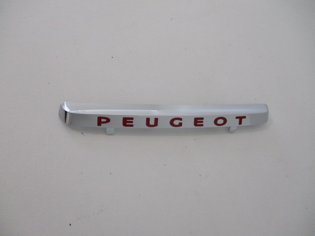 PEUGEOT 208 MONOGRAM CHROM ZDERZAKA PRZEDNIEGO NOWY 9804929980