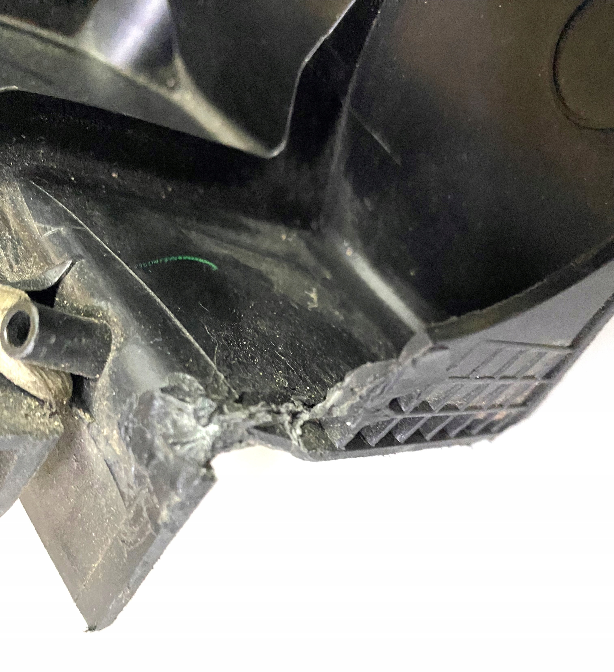 torpedo front right Nissan 370z USA OE