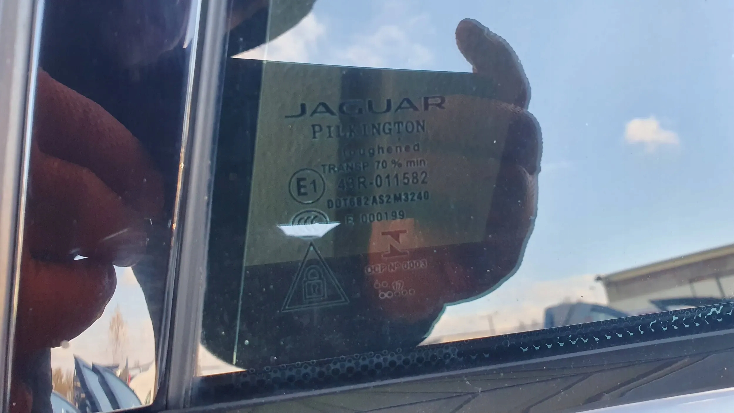 Jaguar XE 15- left door rear. rear part
