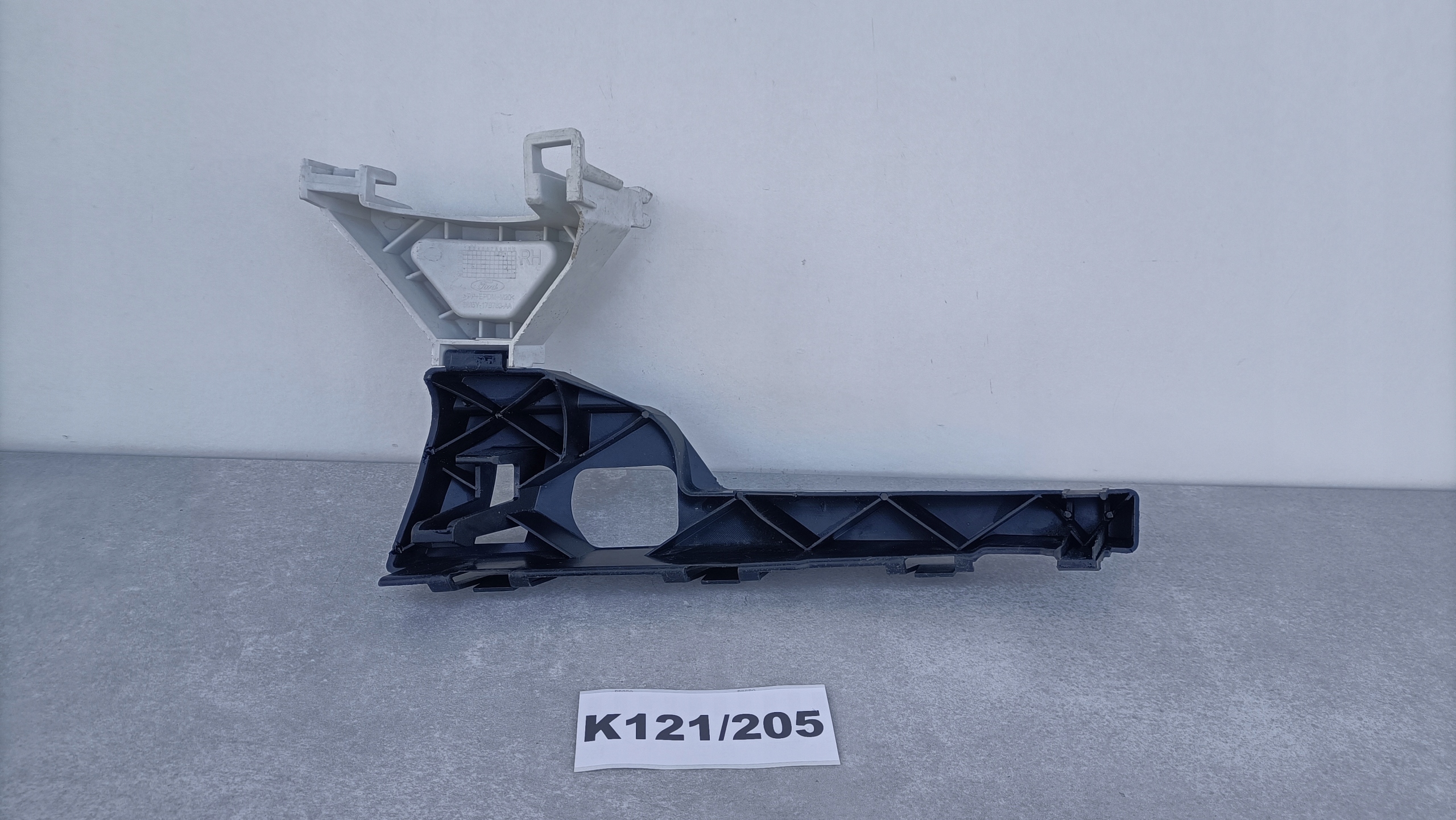 FORD FOCUS MK2 right bumper bracket front 6M5Y-17B783-AA K121/205