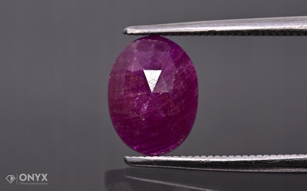 Rubín fazetovaná rozeta ovál 9x6,6 mm