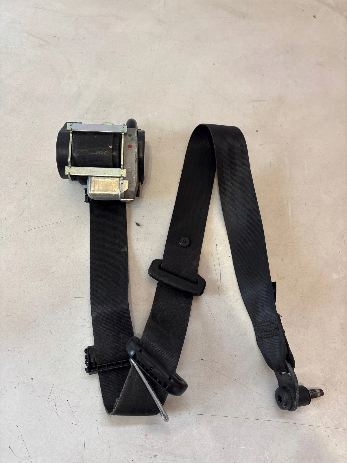 tension belt safety front front right Ford Focus mk3 lift