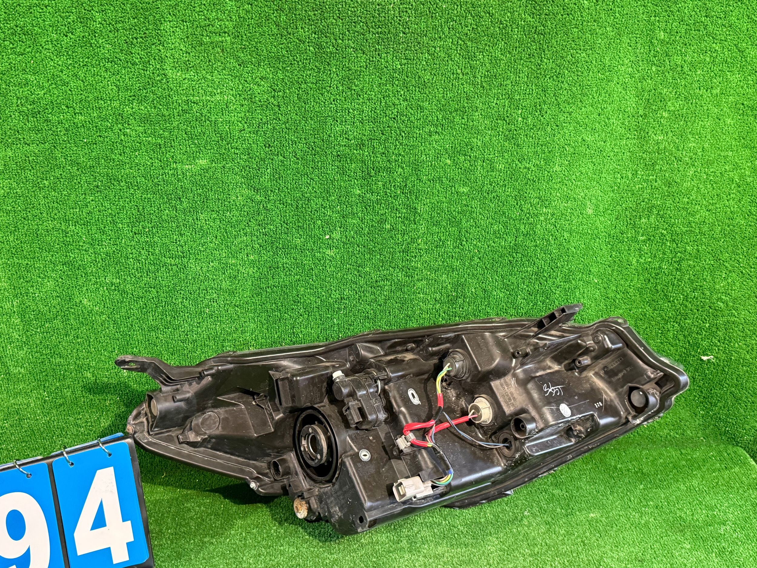 REFLEKTOR left TOYOTA YARIS III LIFT 14-17 nr:494