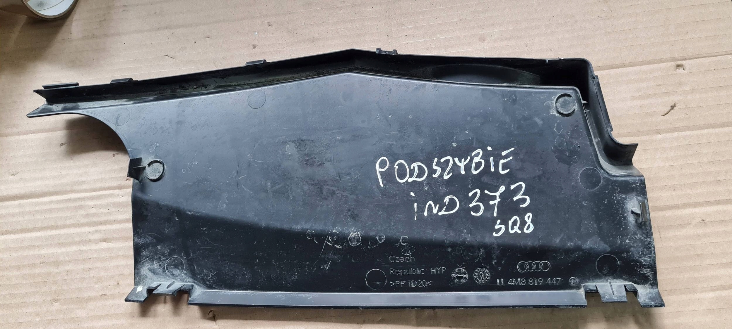 SQ8 4M RSQ8 Q8 cover cap under the window 4M8819447