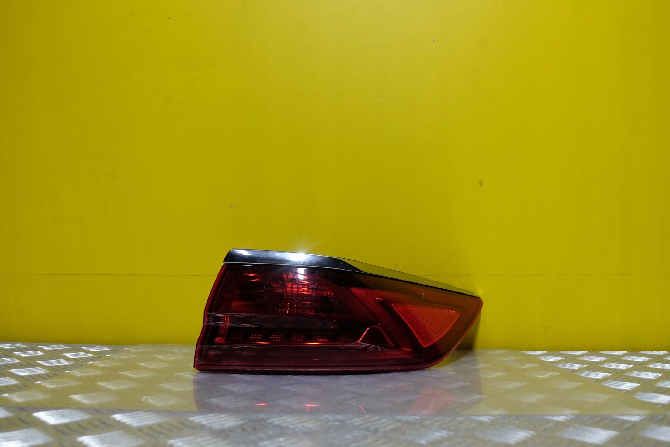 kia CADENZA 2017-2019 фонарь правый led америка