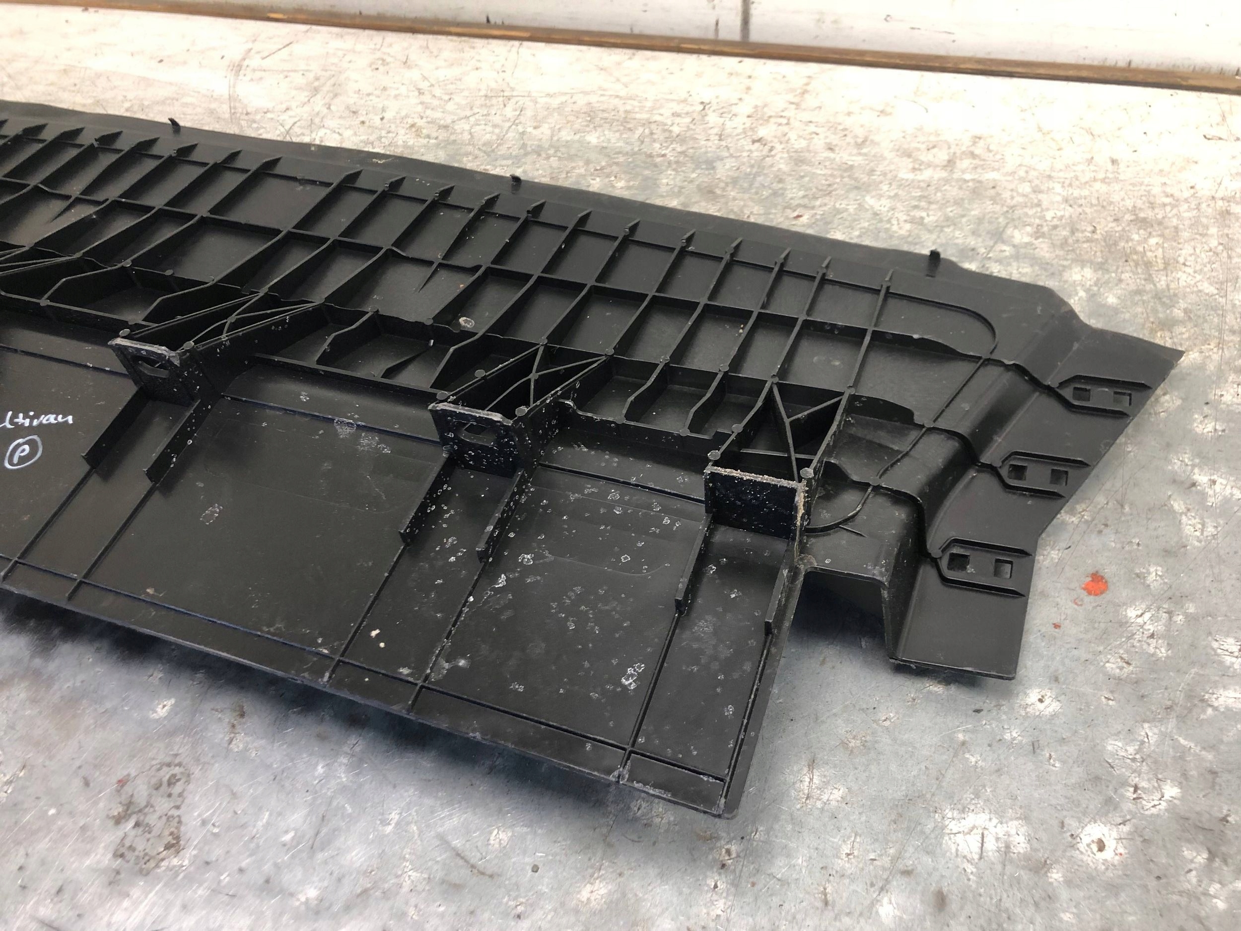 Blende Abdeckung unter Stoßstange vorne VW T7 MULTIVAN 7T0805962B