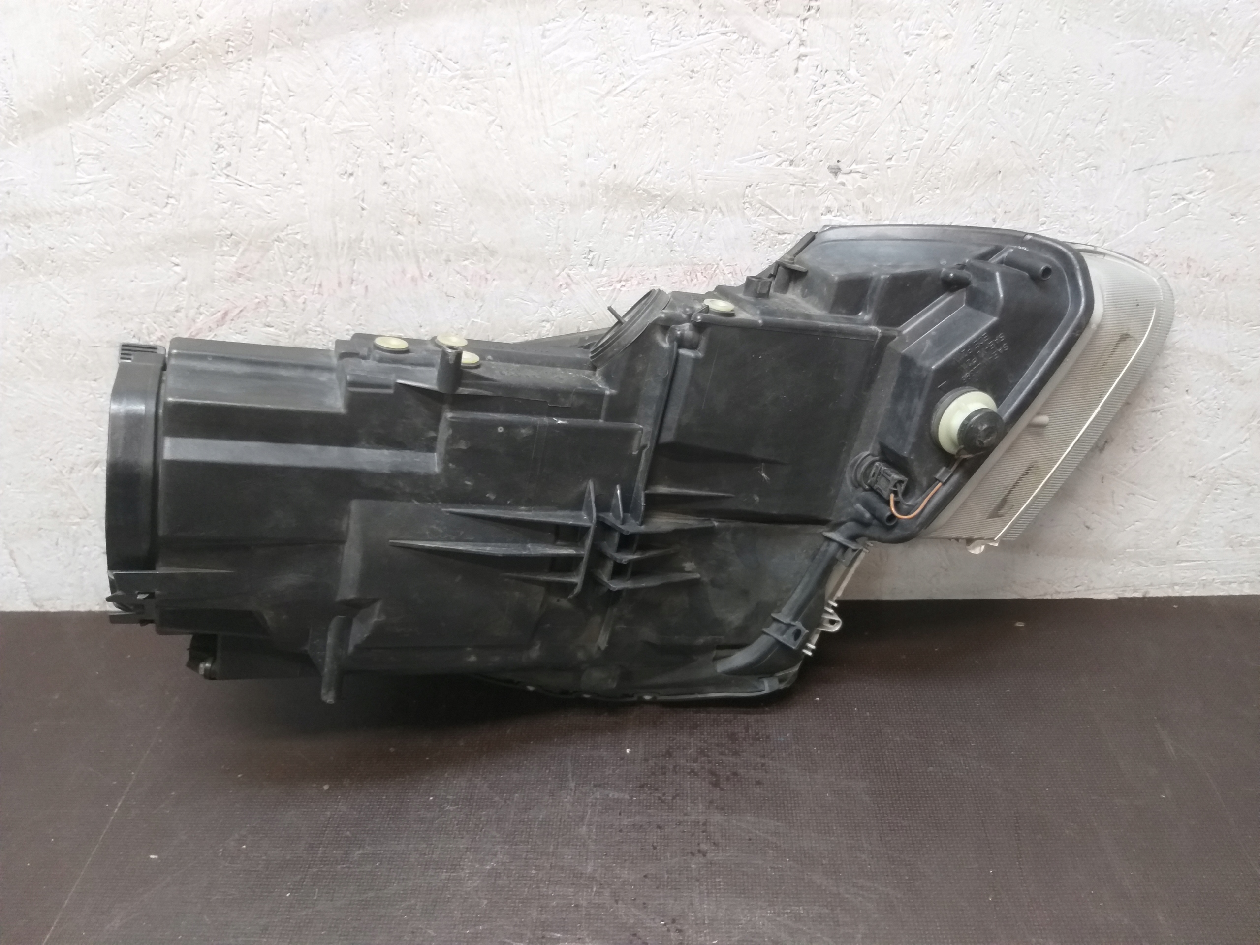LIGHT FRONT LEFT PORSCHE CARRERA 911 996 97