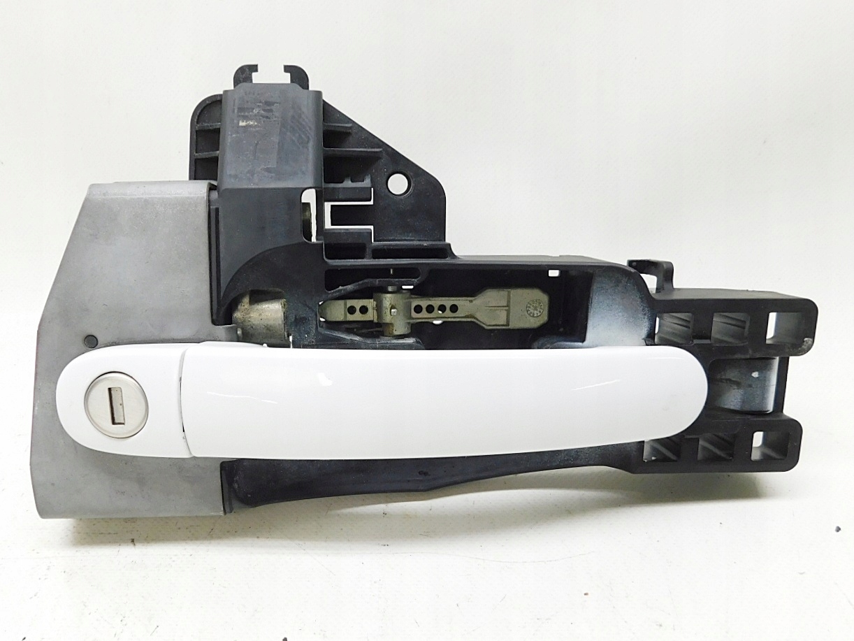 8J0837885 - РУЧКА ЛІВА 8J0837885-AUDI TT 8J 06-14 EU