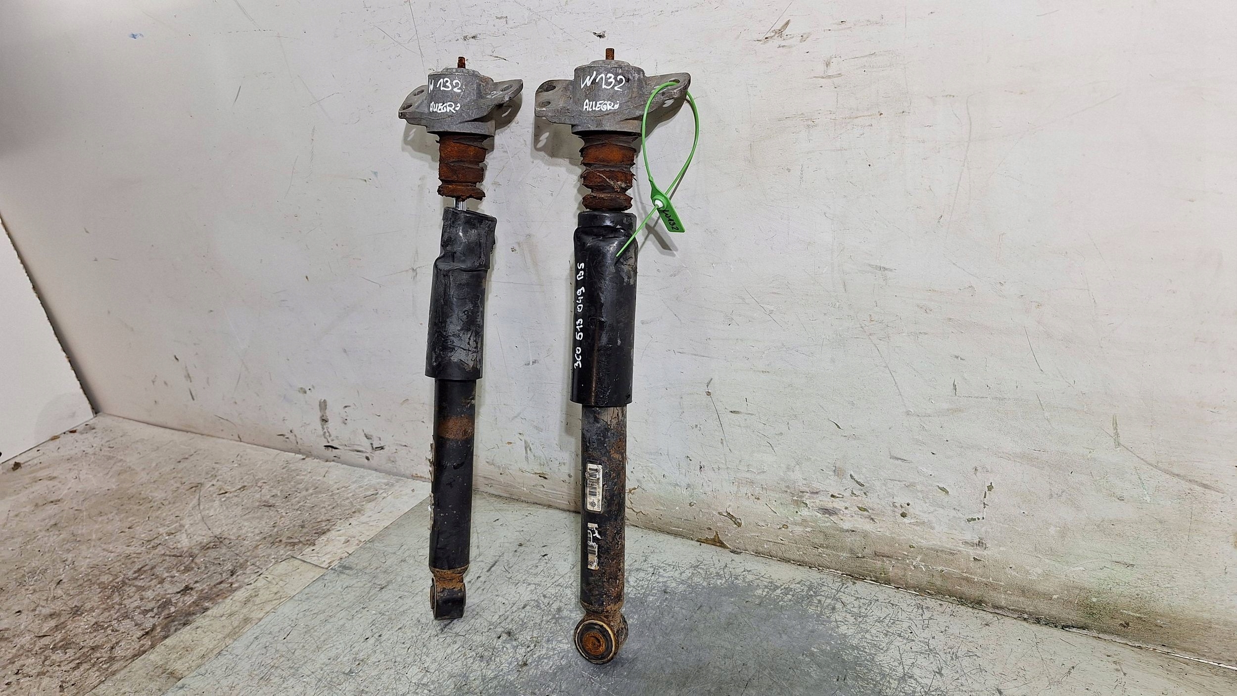 shock absorber left right rear part KPL 3C0513049BS VW PASSAT B6 B7 2.0 TDI