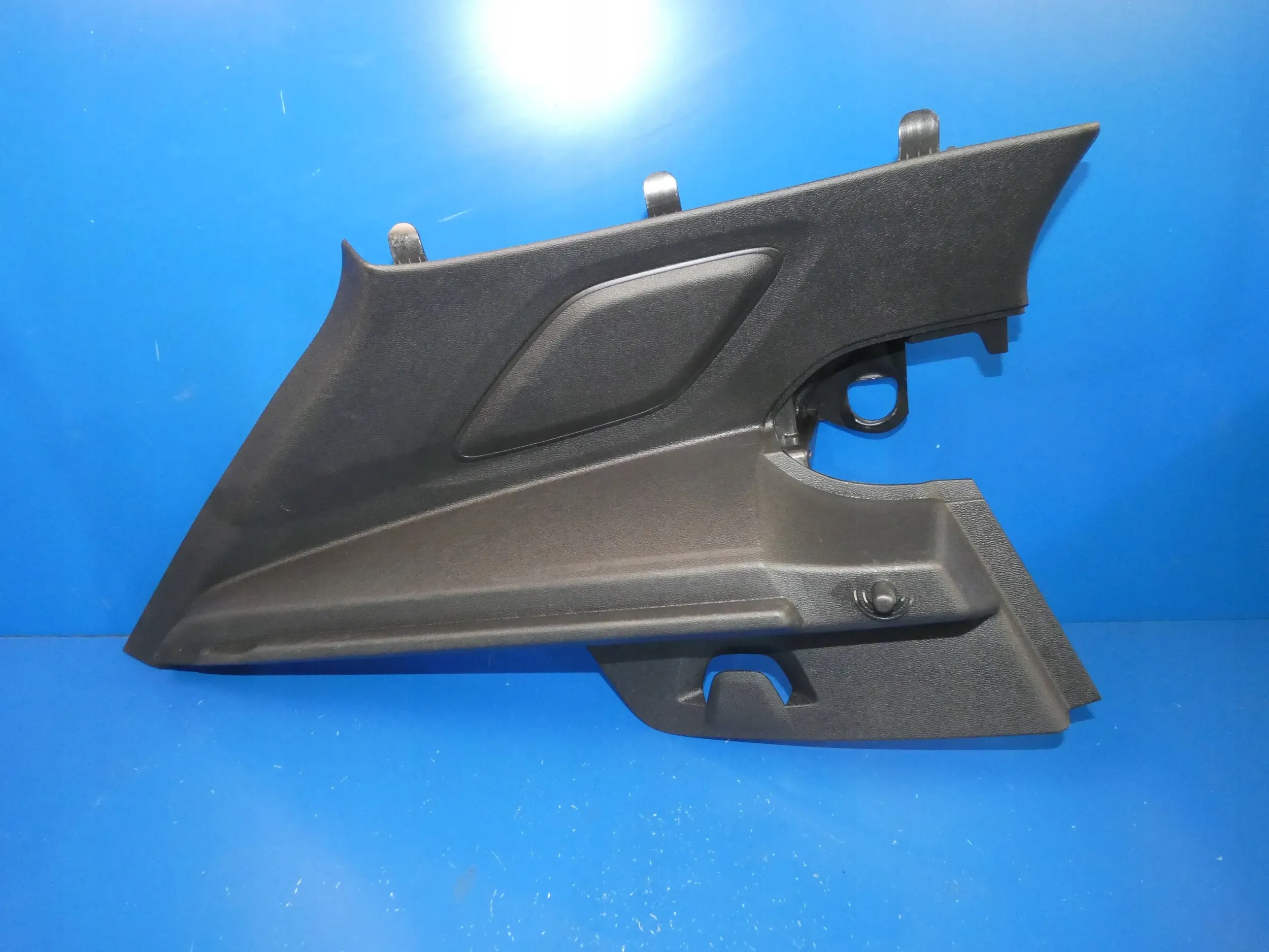 VOLVO XC40 BLENDE ABDECKUNG SLUPKA C LINKS HECK