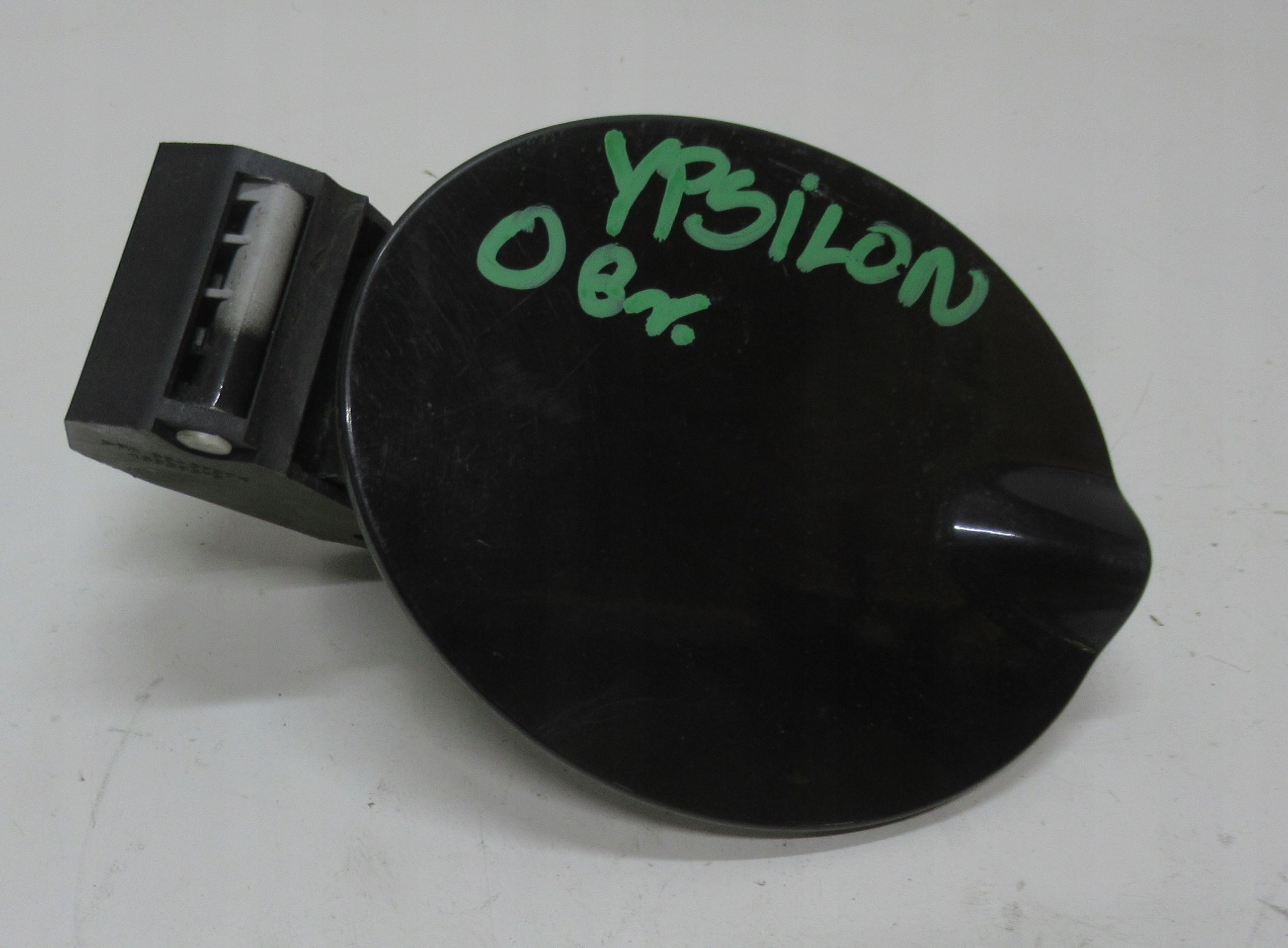YPSILON II 08R Tankklappe des Kraftstoffsbehälters schwarze 601