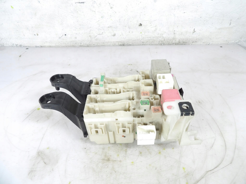 TOYOTA COROLLA E14 E15 Module fusibles 82730-12400