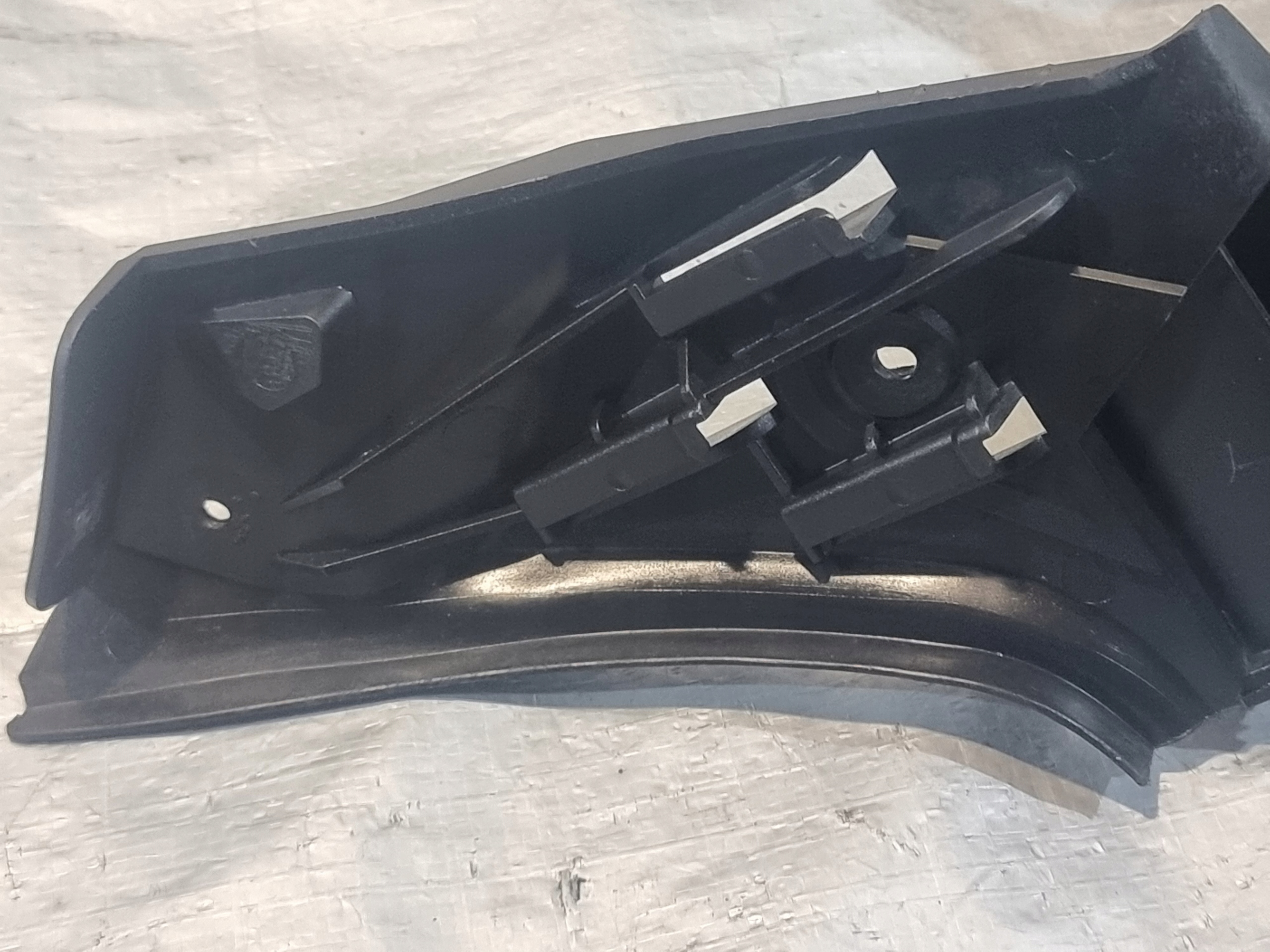 bumper bracket right rear part OE 6Q6807376 VW POLO IV 4