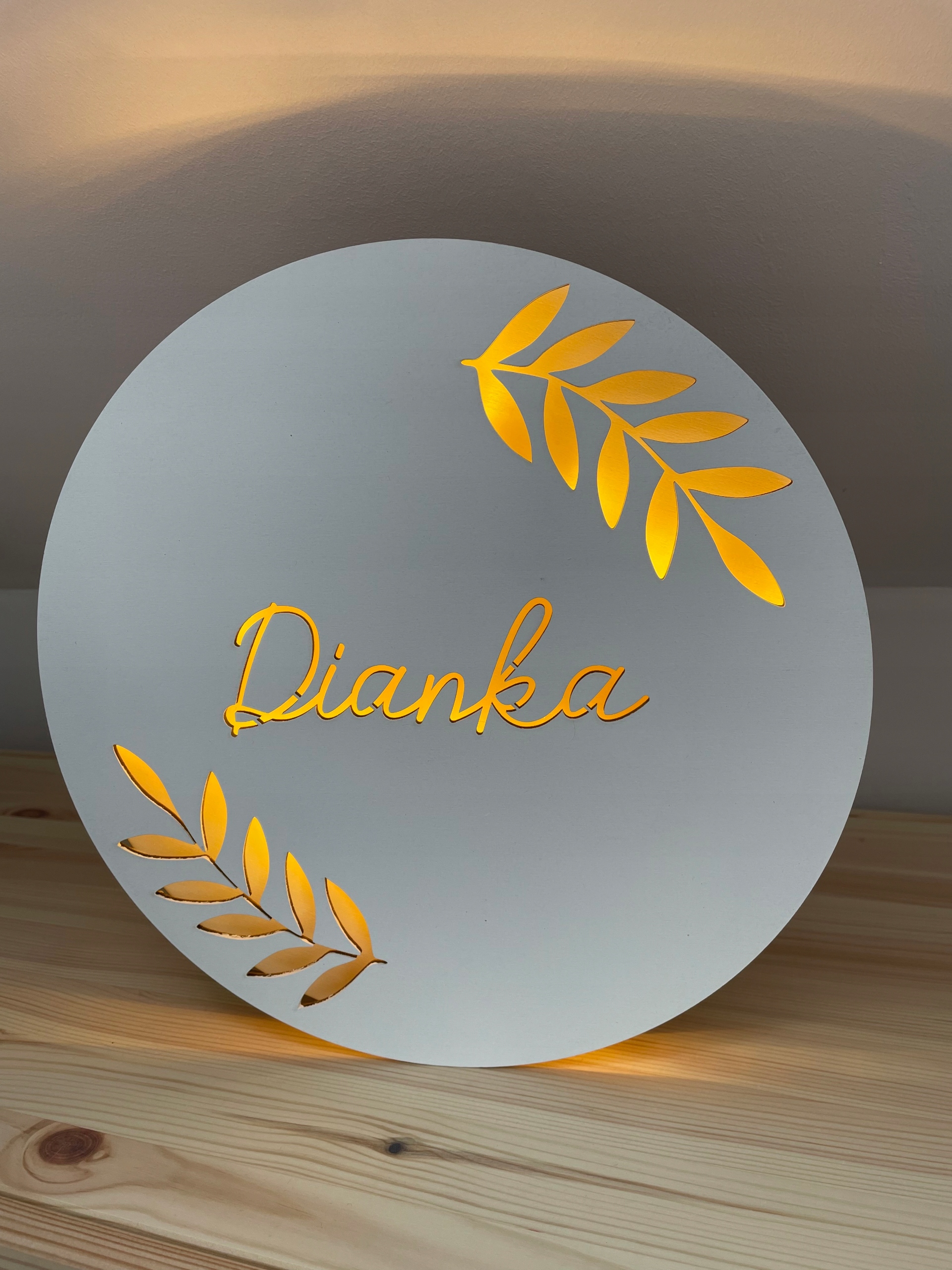 LAMPKA NOCNA LED Z IMIENIEM NA BATERIE 30cm Kolor dominujący biały