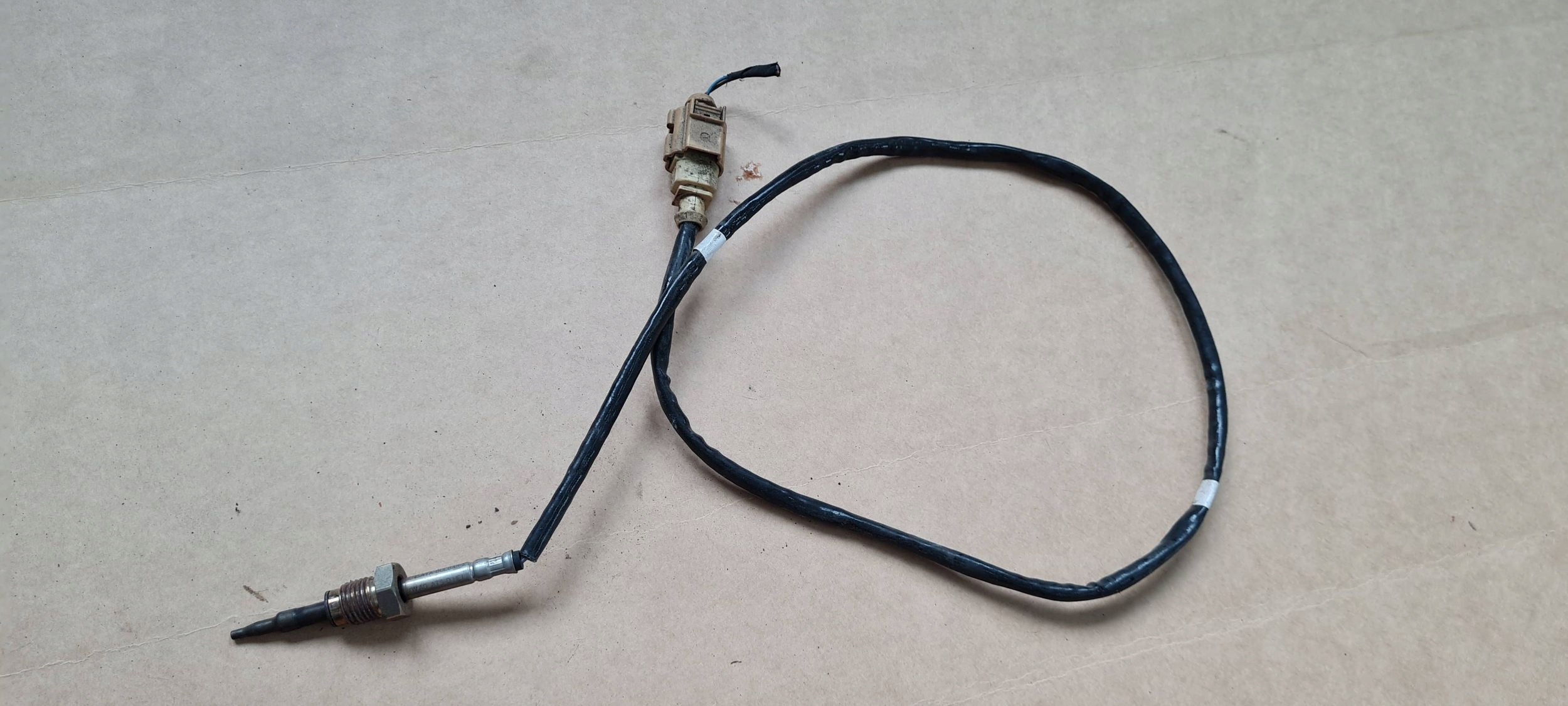 A4 B9 8W Sensor TEMPERATURY Gase 2.0 TDI 8W0906088F A5 8W