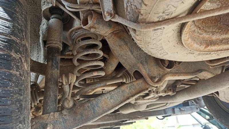 Outlander 06- wozek zawieszenie tył 4x4 2.0D Producent części Mercedes-Benz OE