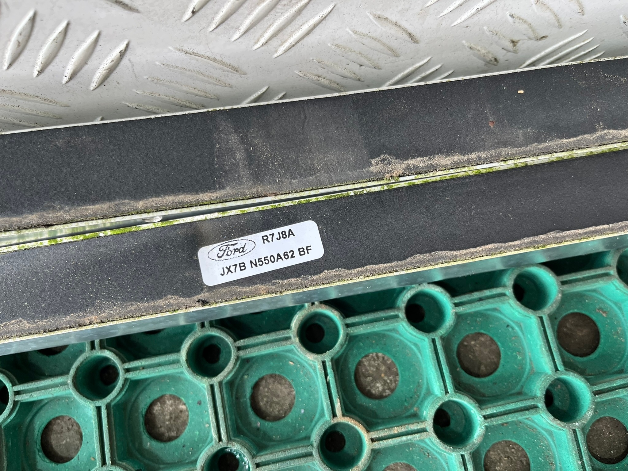 FORD FOCUS MK4 18-25 dachreling dach rechts + links KOMPLET CHROM original