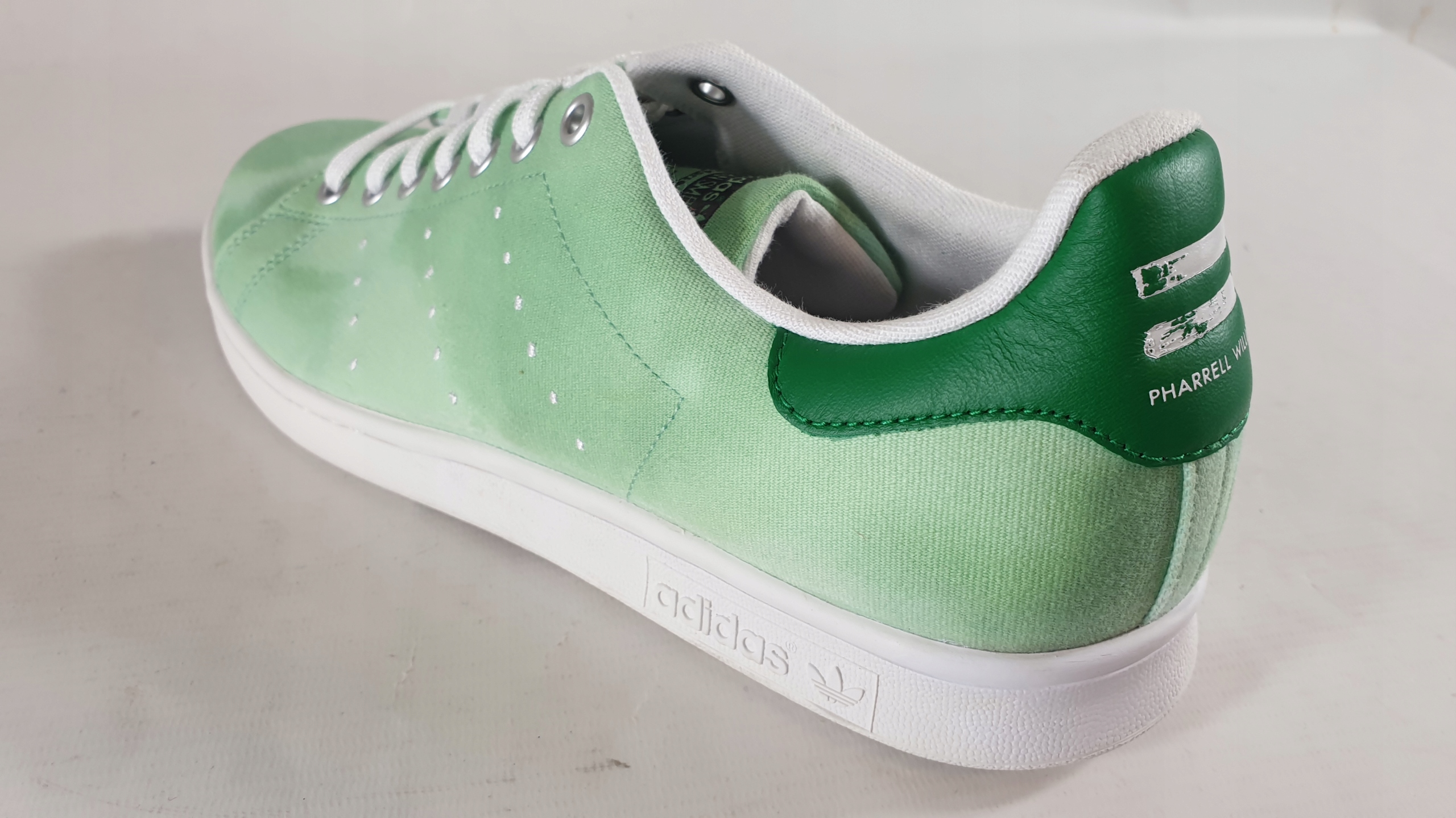 adidas PHARRELL AC7043 adidasy męskie roz 43 1/3 Oryginalne opakowanie producenta pudełko