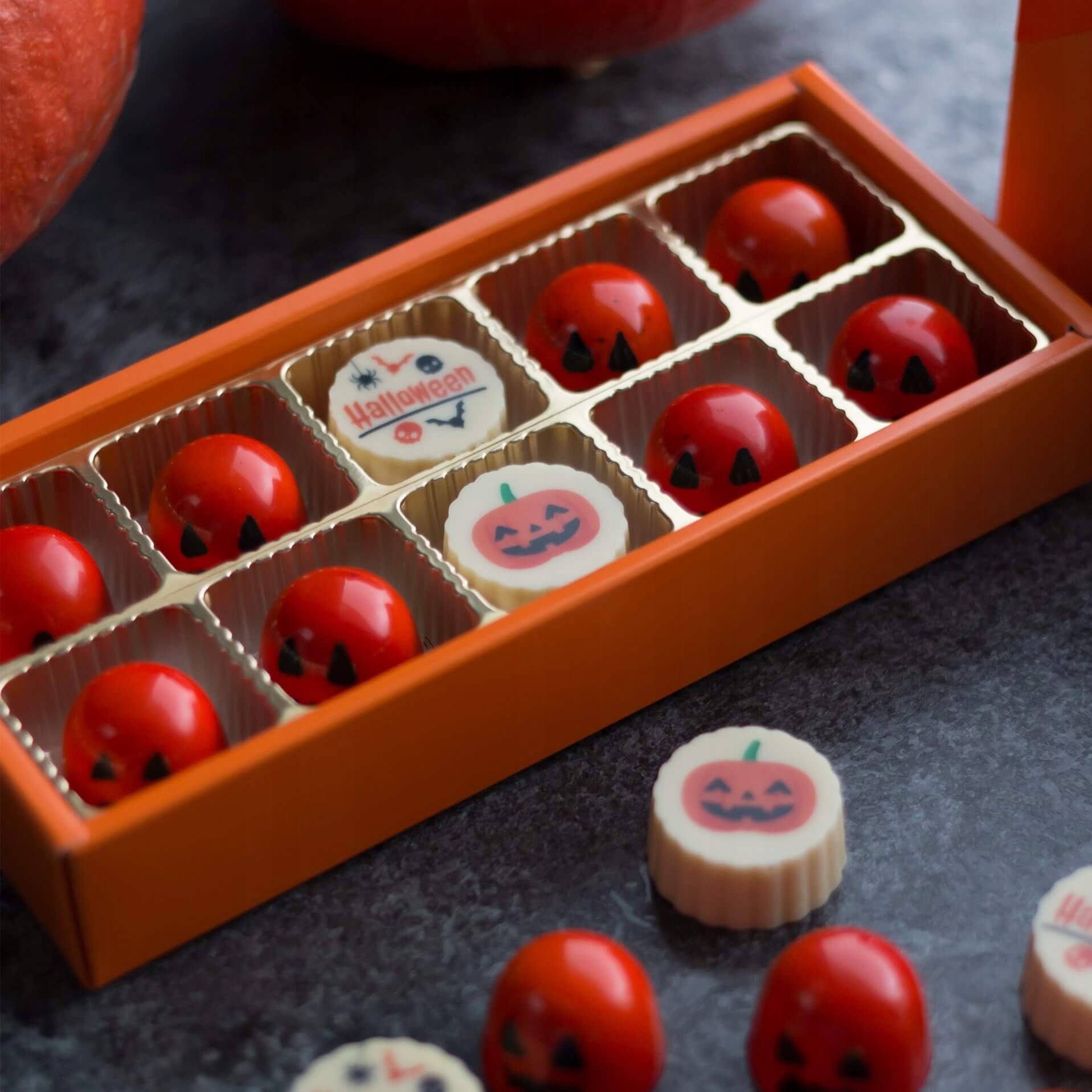 Słodycze na Halloween bombonierka z czekoladkami 10 pralin