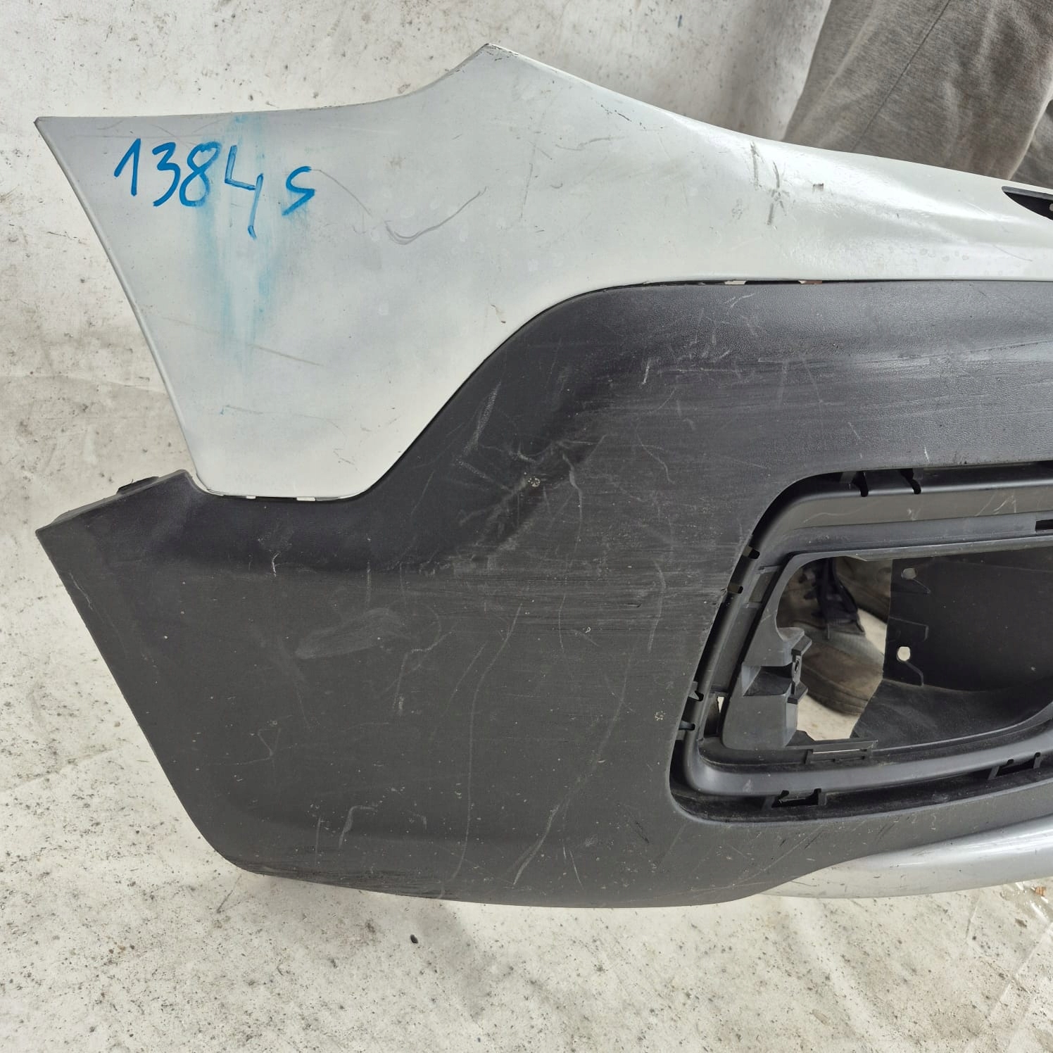 VOLVO XC70 II 07- bumper front front PDC SPR 30678678