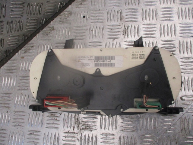 LICZNIK RENAULT MASTER II FL 2.5 DCI P8200359415G Typ samochodu Samochody osobowe