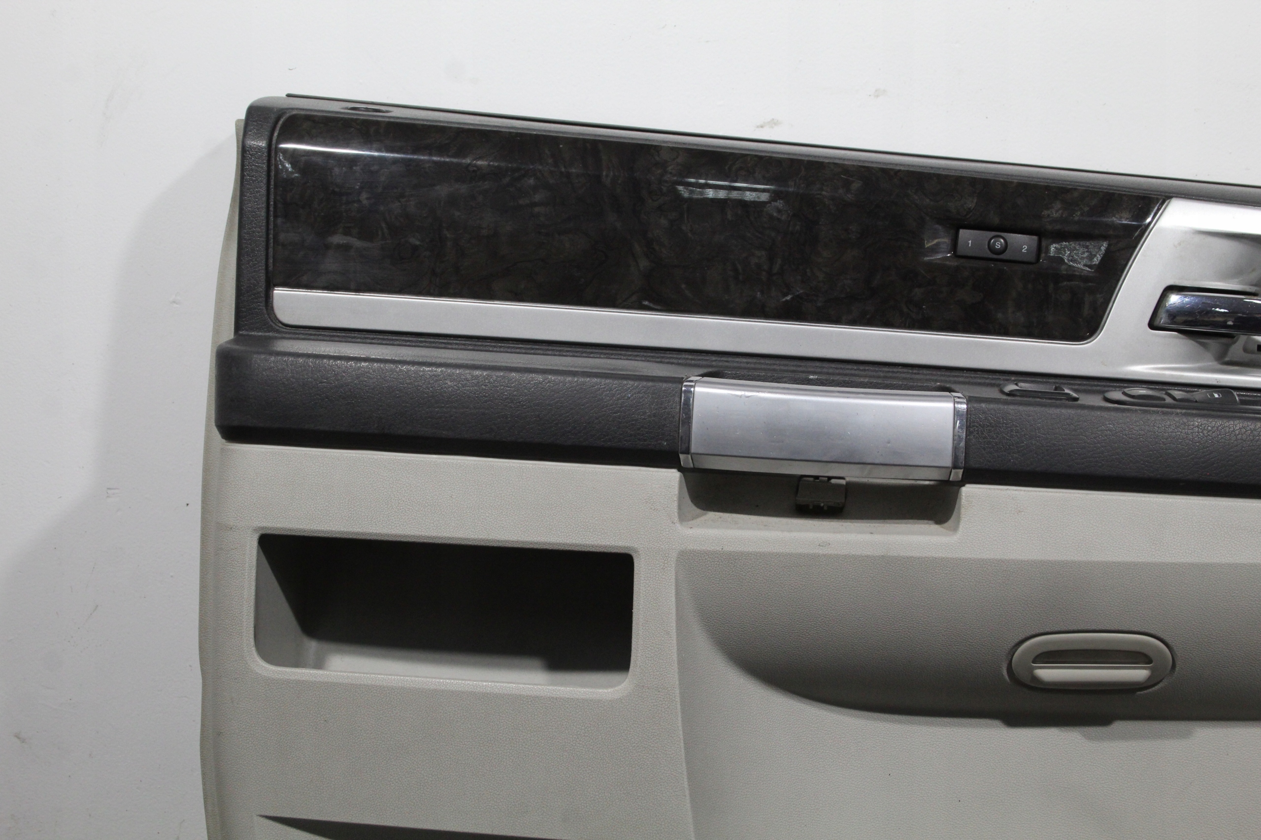 upholstery side door left front VOYAGER V 5