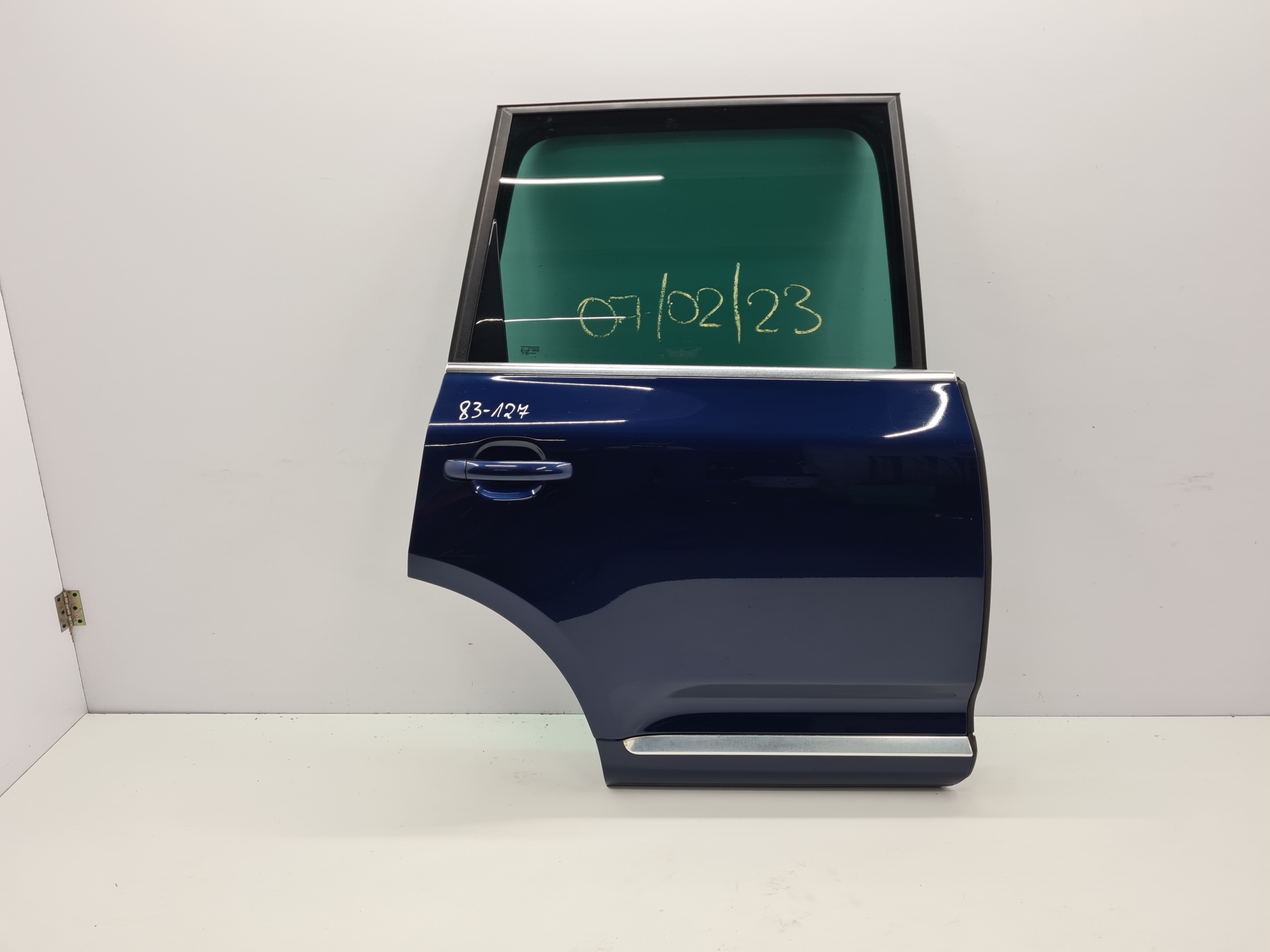 VW TOUAREGl R-LINE ДВЕРІ ПРАВИЙ ЗАД. ЗАДНЄ Ld5q