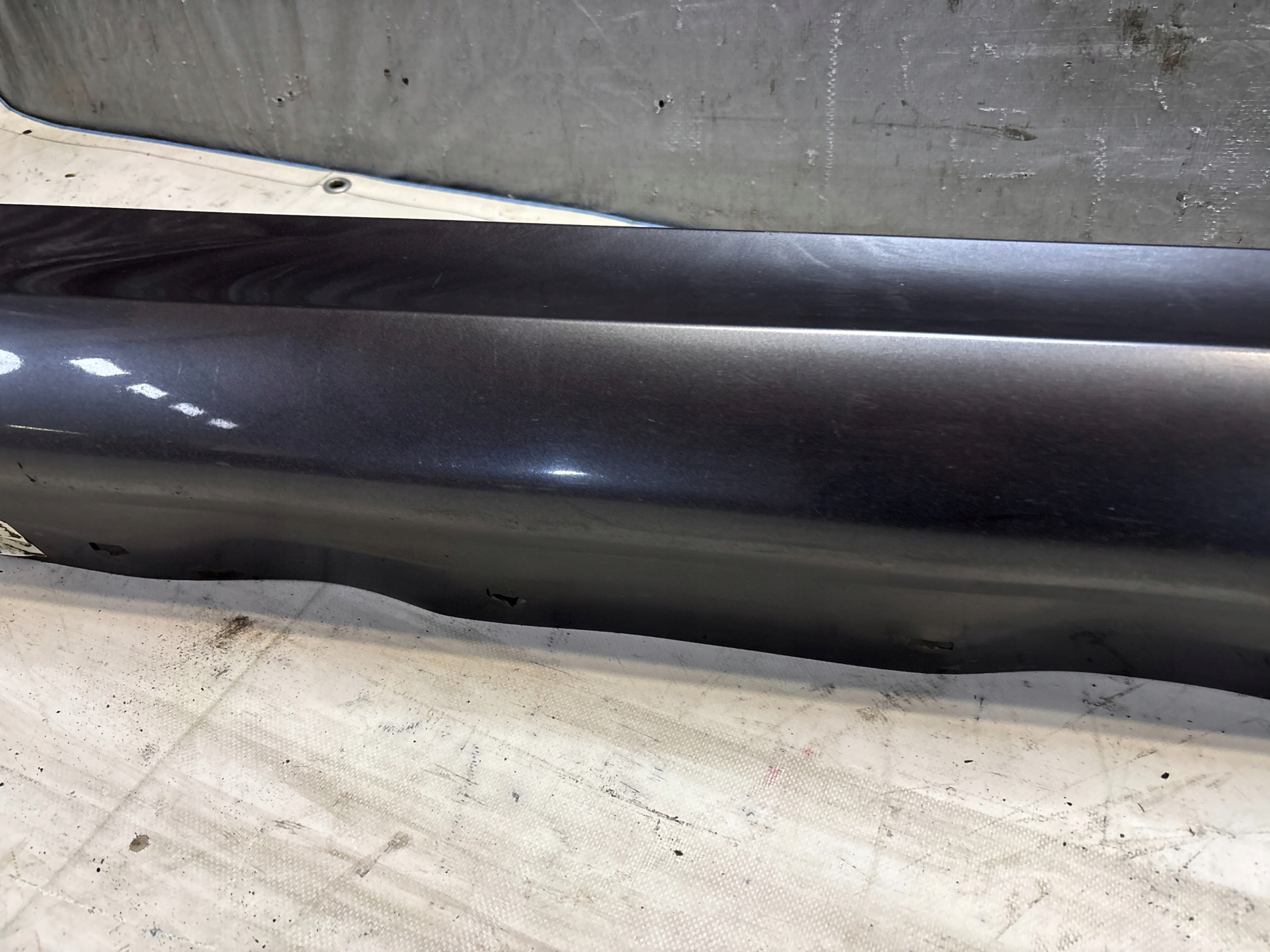 moulding threshold left BMW E90 7906507 k: A22