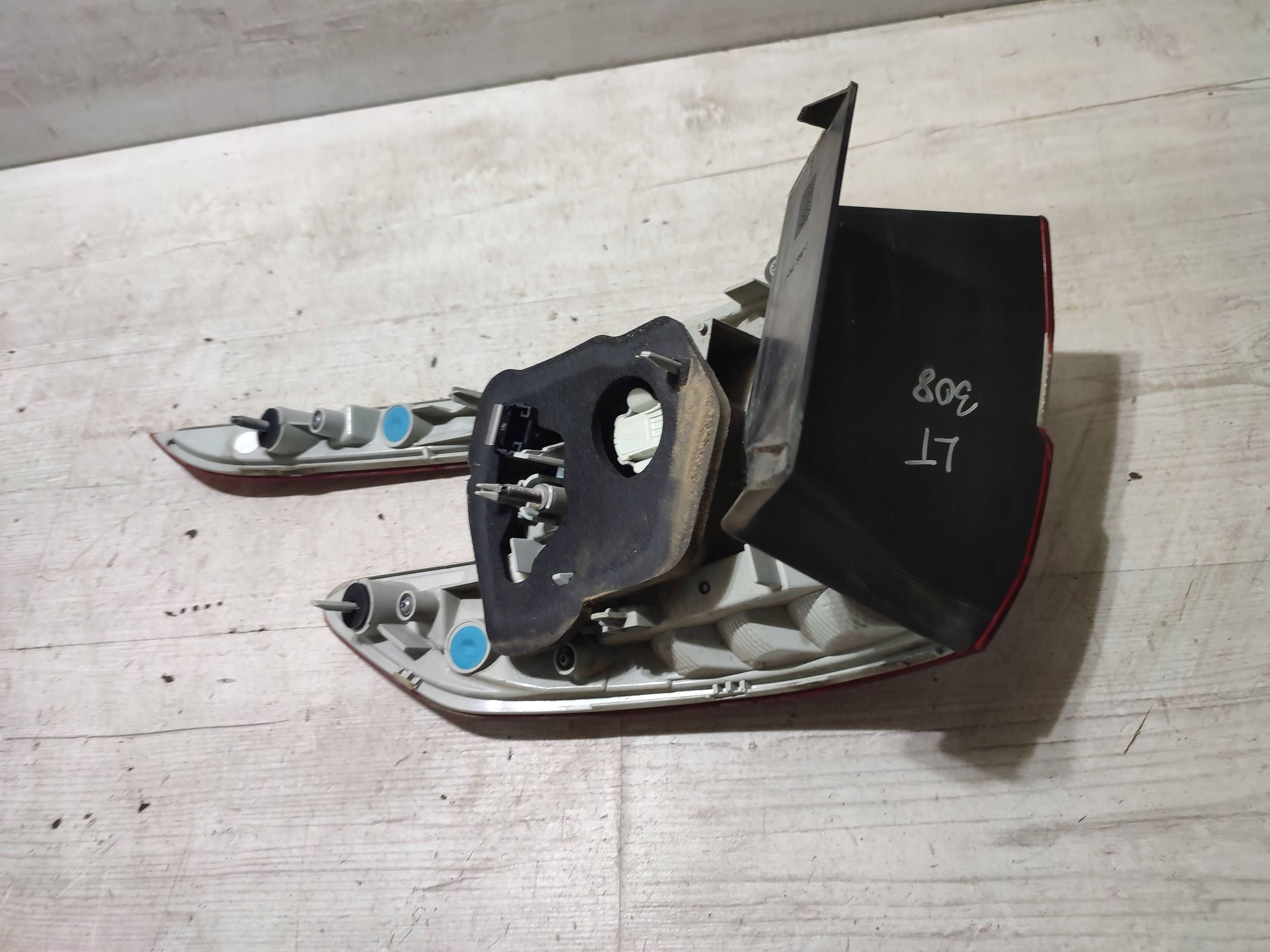 Peugeot 308 2019 light rear part side left