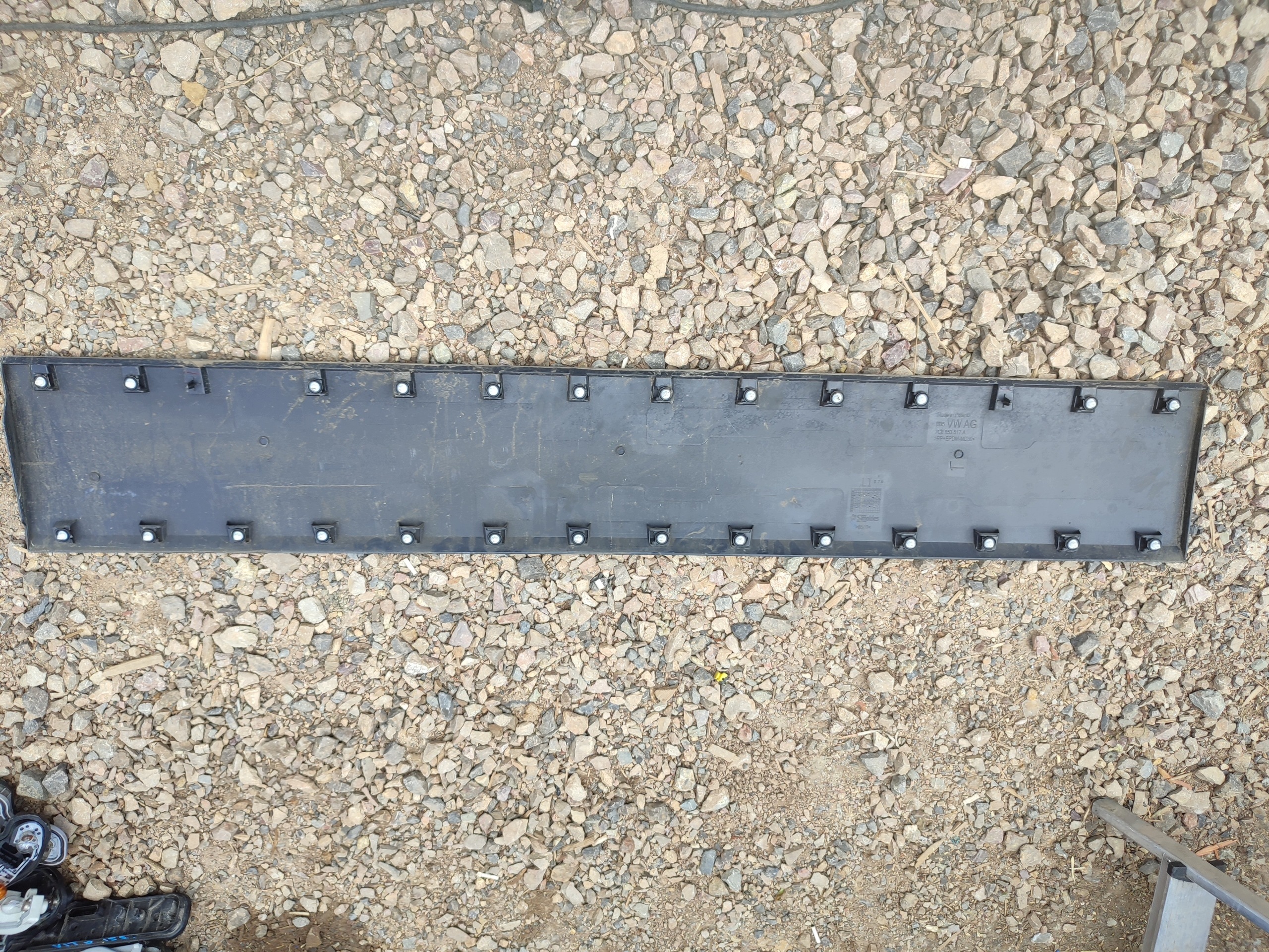 moulding cap side door left 7C0853517A VW CRAFTER II MAN TGE