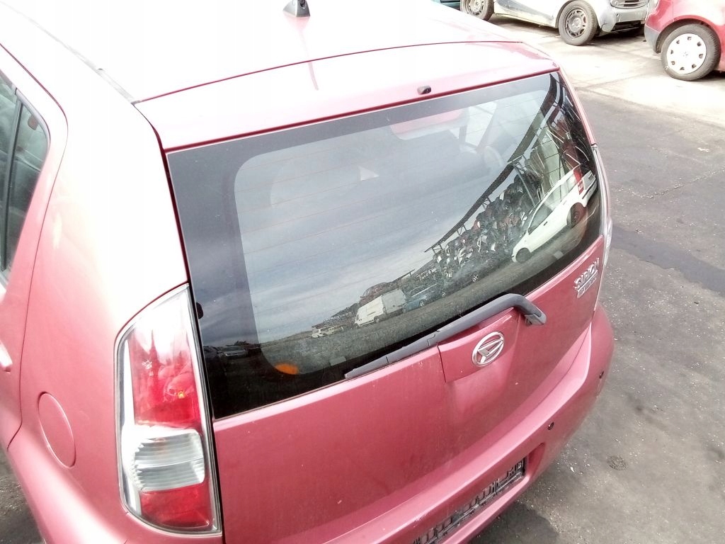 Daihatsu Sirion II 2 boot door rear R43