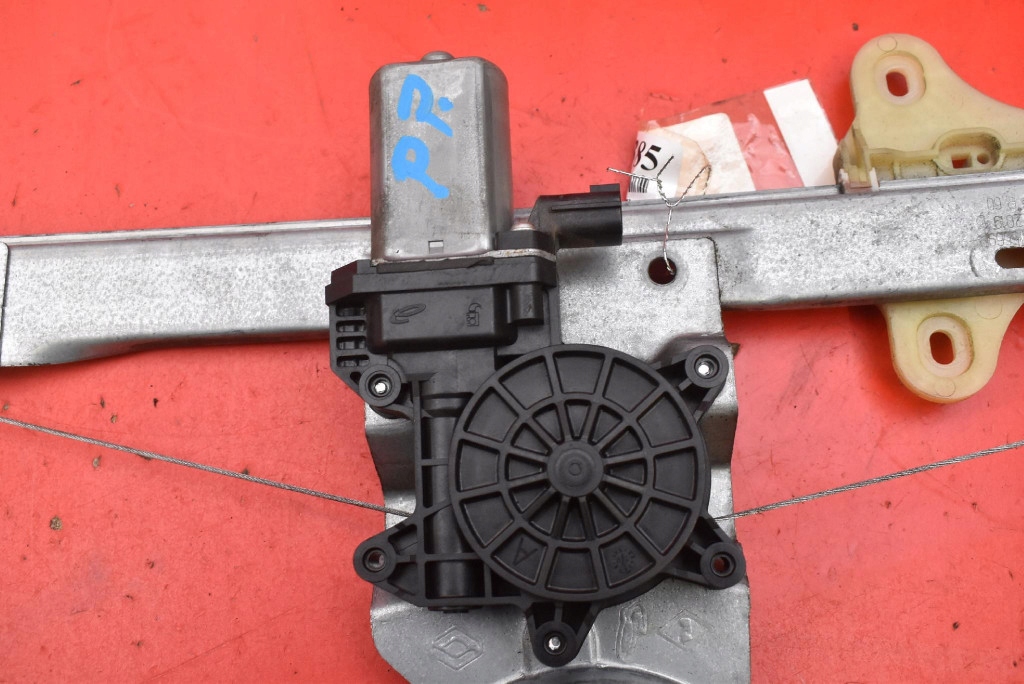 window regulator right front EU 807205569R RENAULT CLIO 4 IV 5D HB 16-19