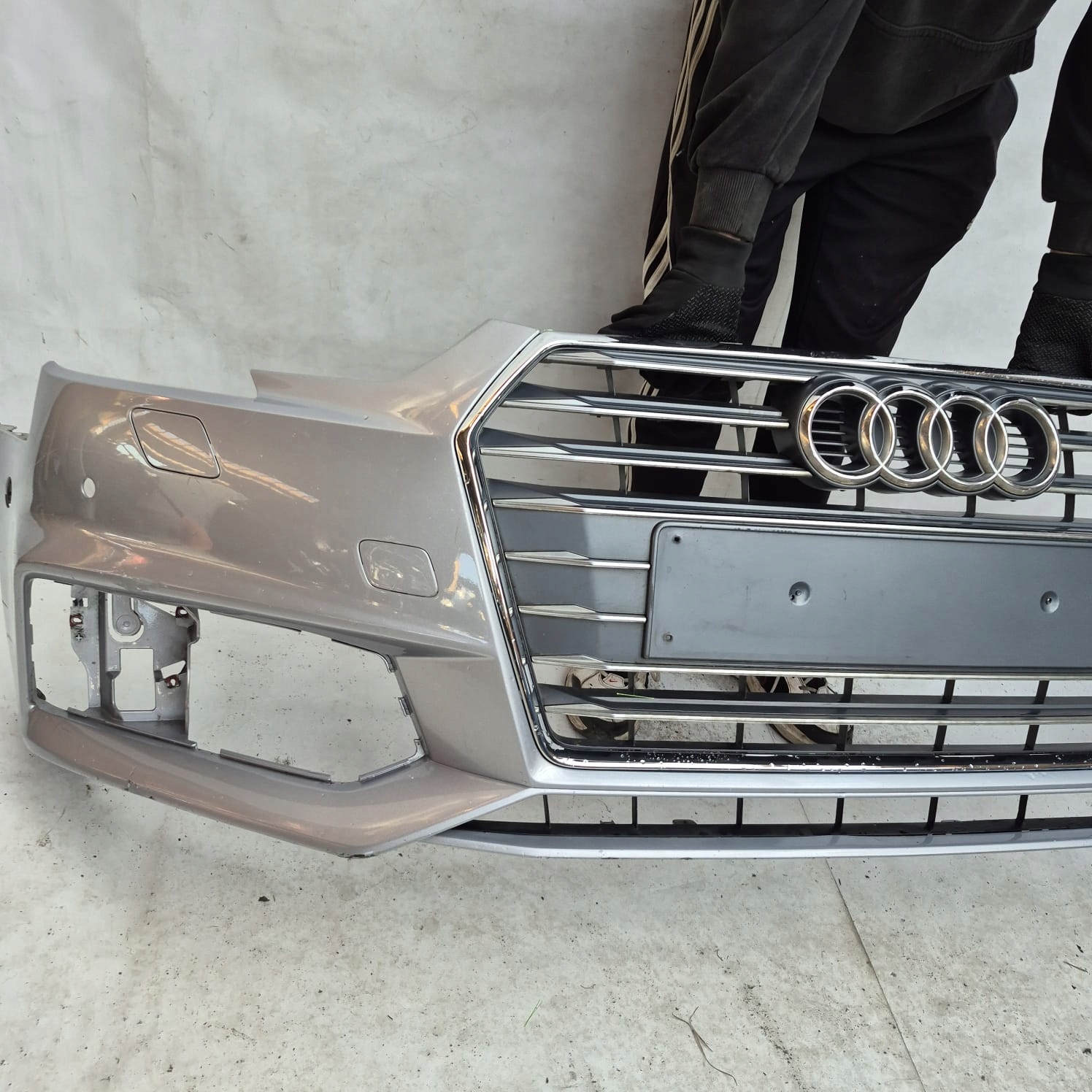 AUDI A4 8W B9 S-LINE 15- bumper front front grill SPR 6XPDC 8W0807437F