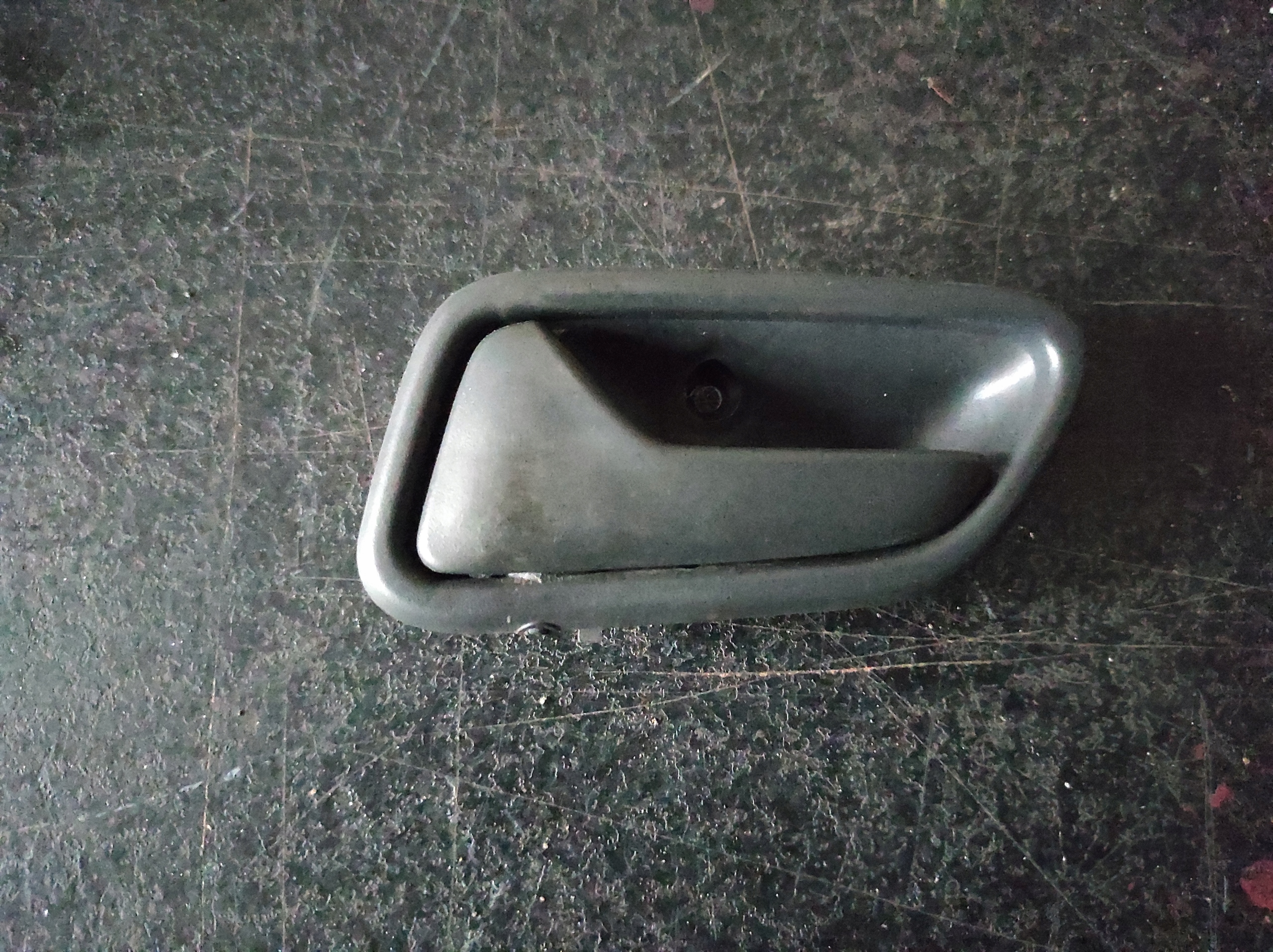 Внутренняя ручка двери левая передняя Suzuki Ignis II 03-08