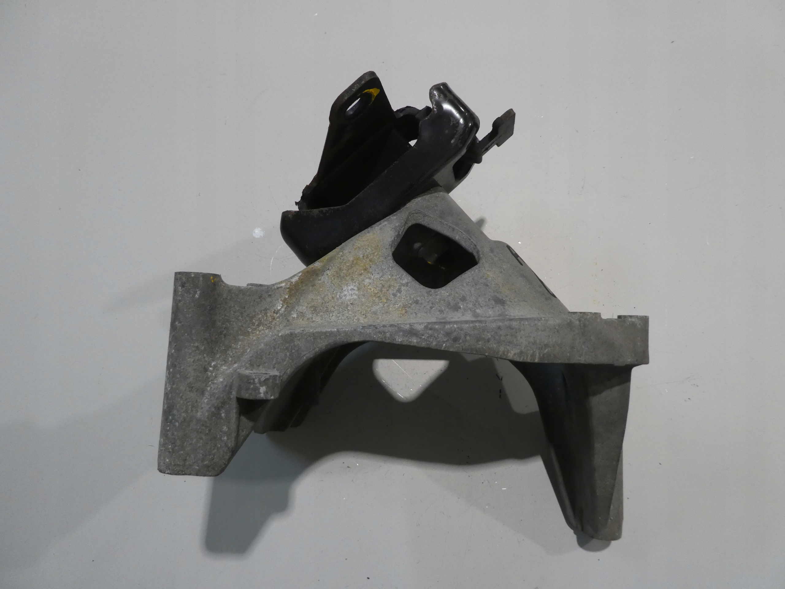 VW AMAROK engine mount bearing 03L199308