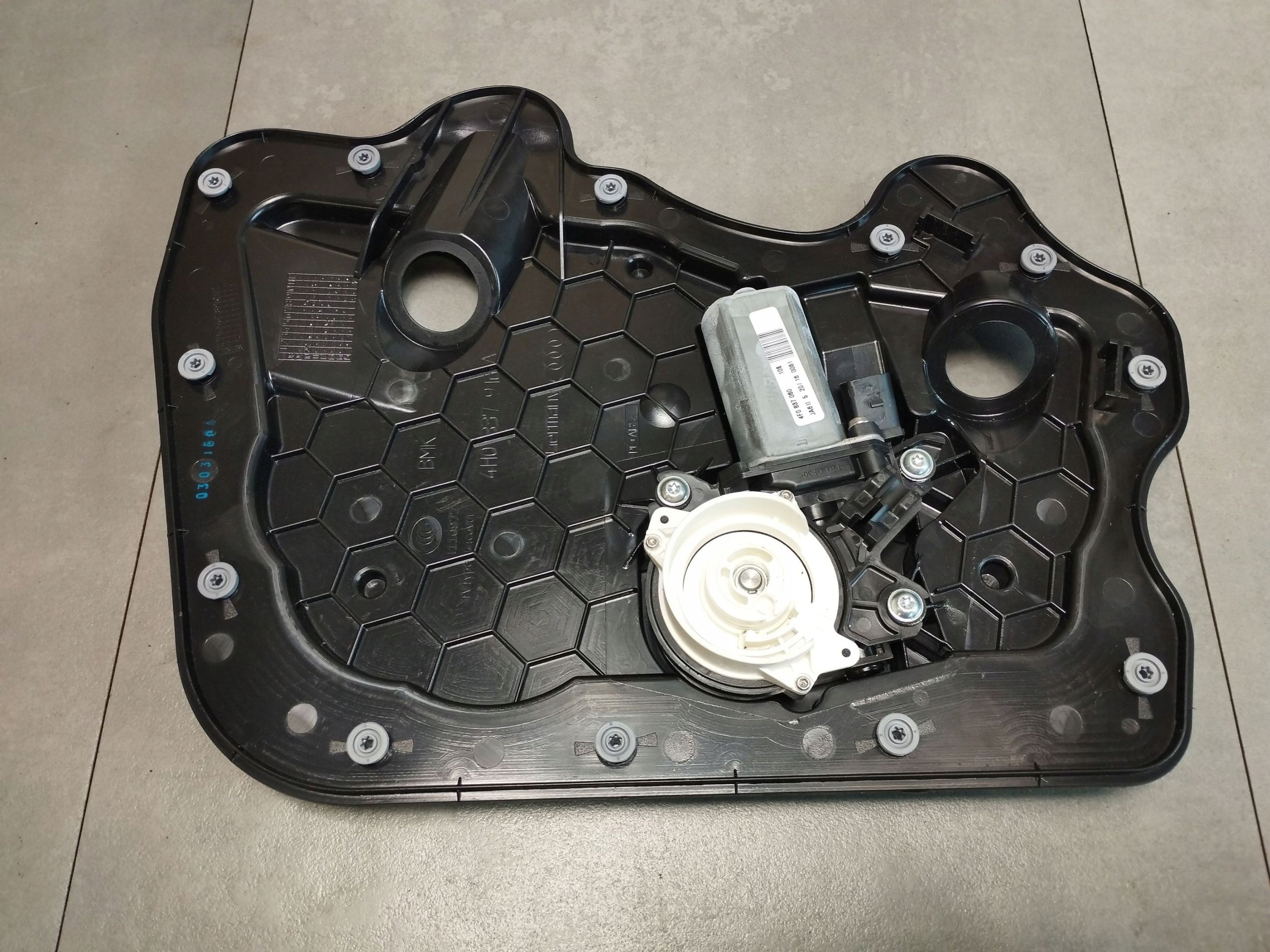 Audi A8 S8 D4 4H Dociag door right front 4F0837060