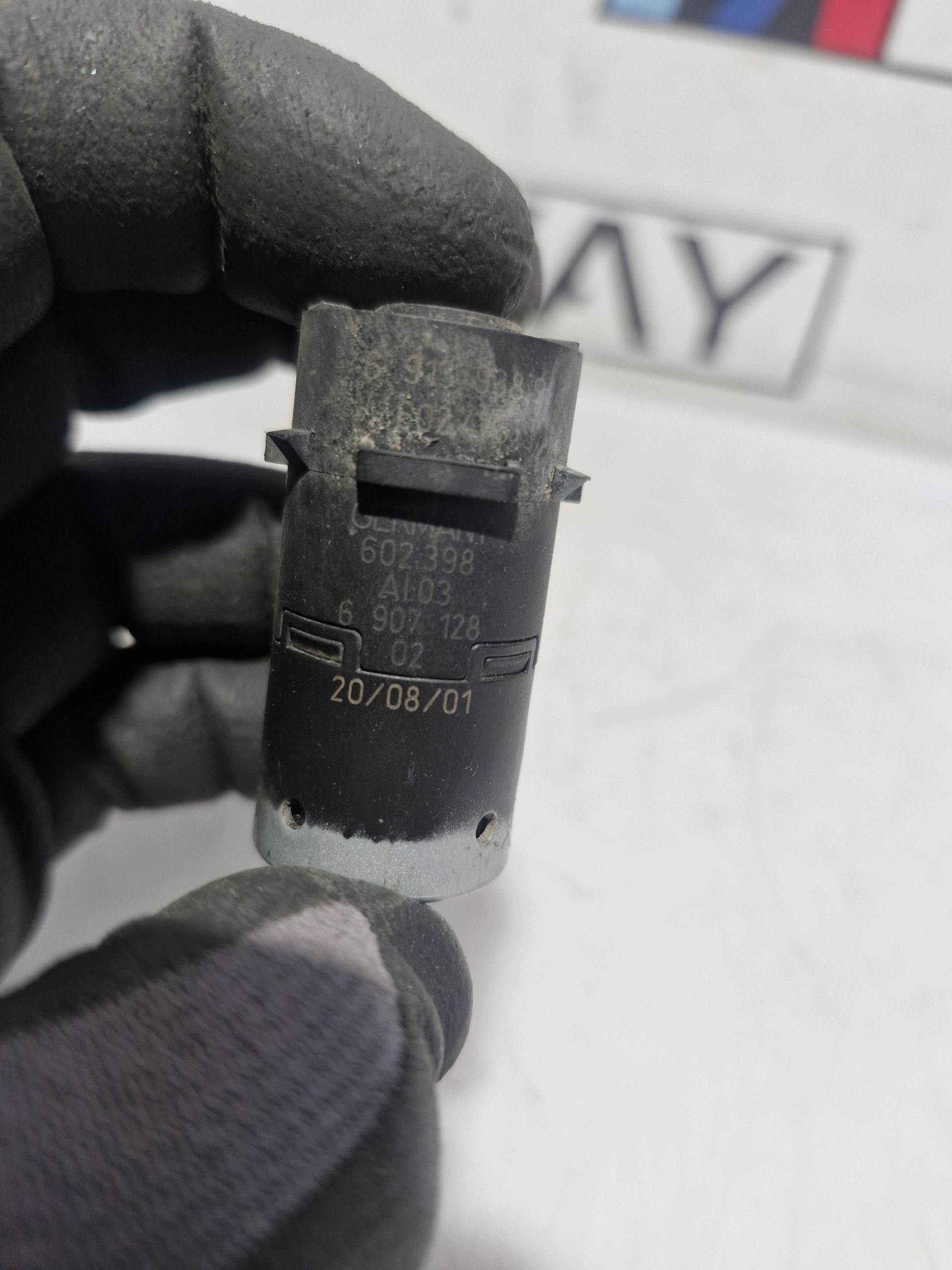 6907128 BMW E39 E60 E61 E85 Sensor Parken PDC 354 TITANSILBER