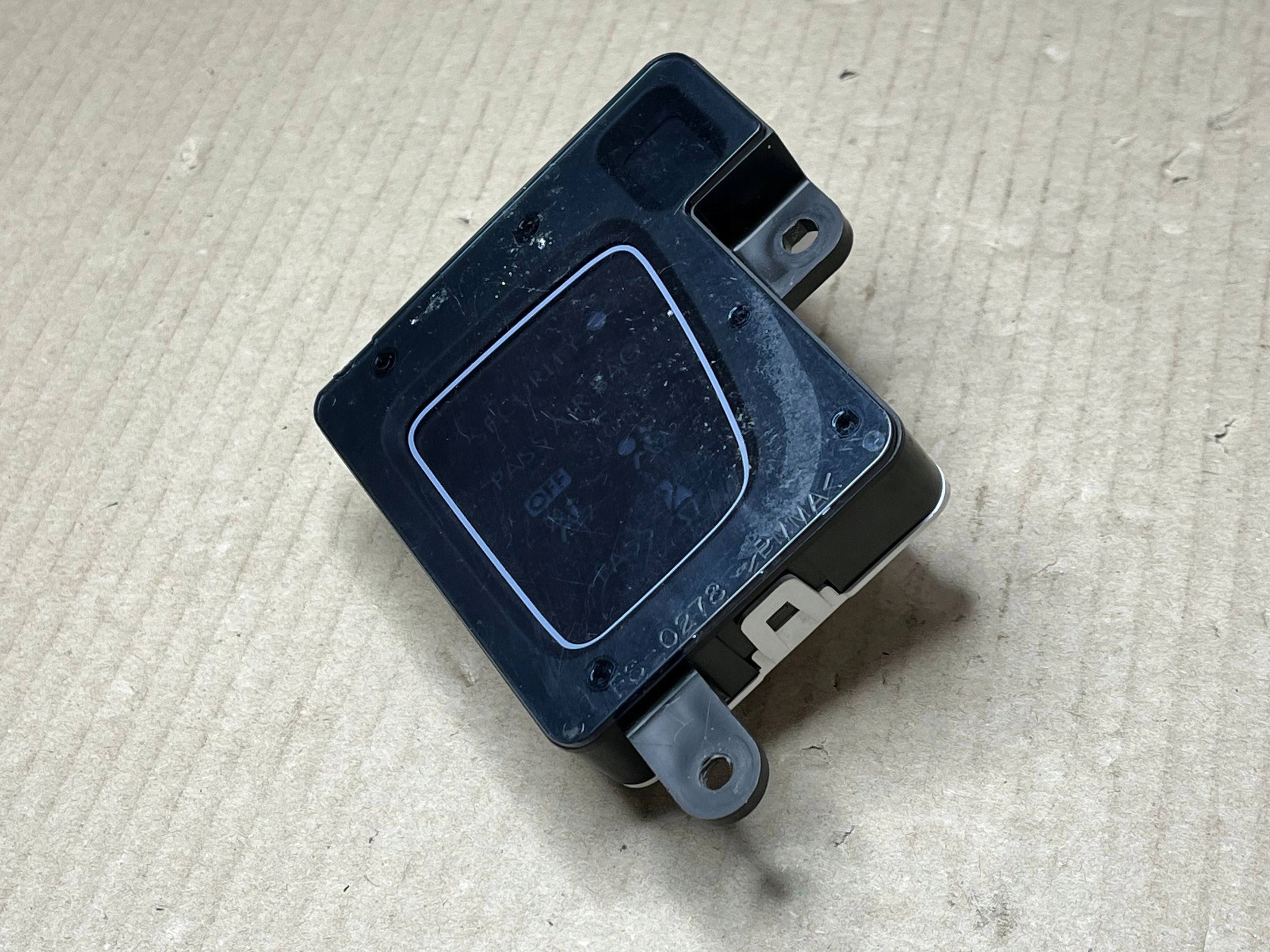 display Subaru B9 Tribeca 85272XA00A