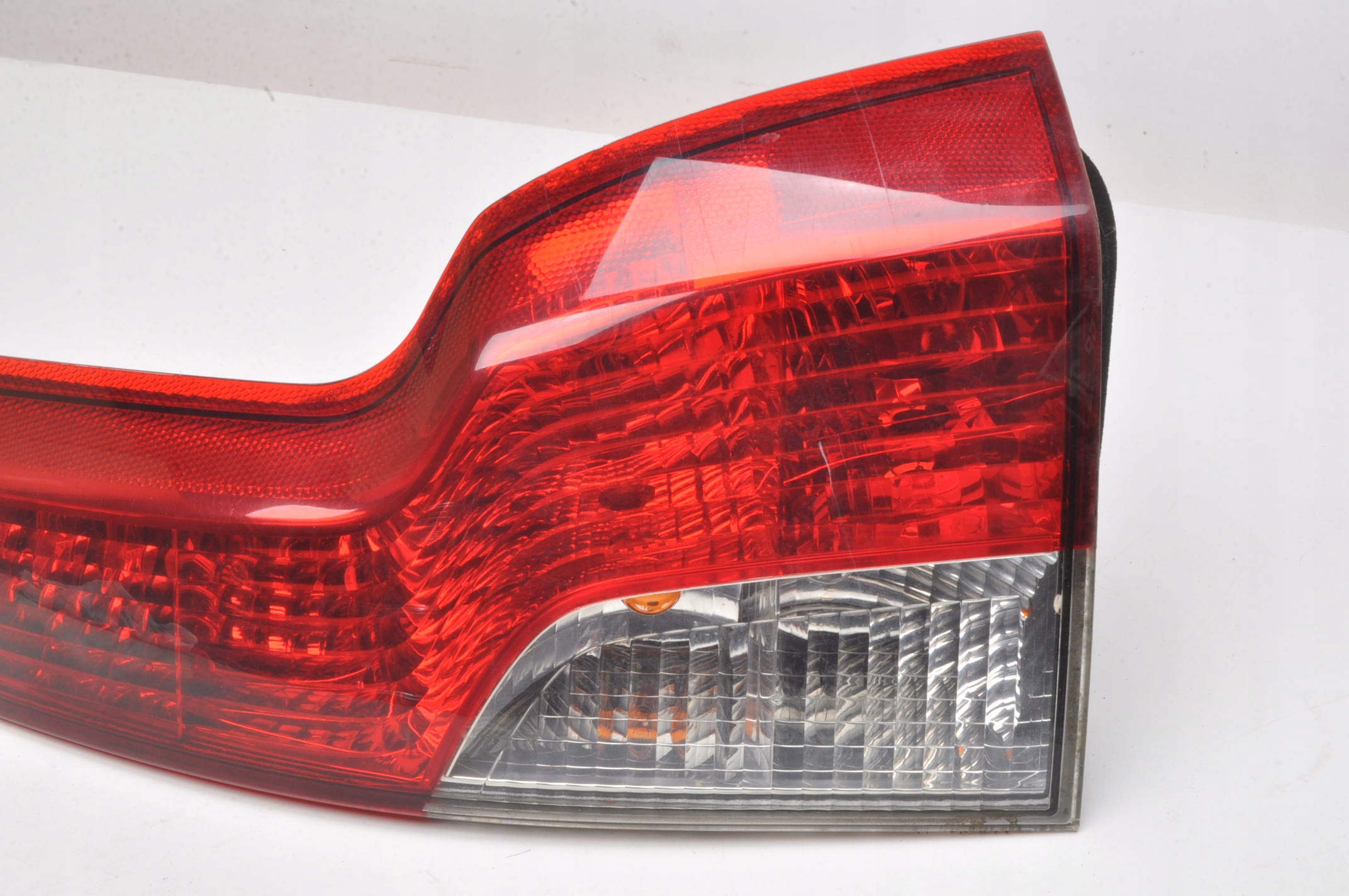 VOLVO V50 LAMPA PRAWA TYLNA PRAWY TYŁ LIFT KOMBI 30744544 Producent części Volvo